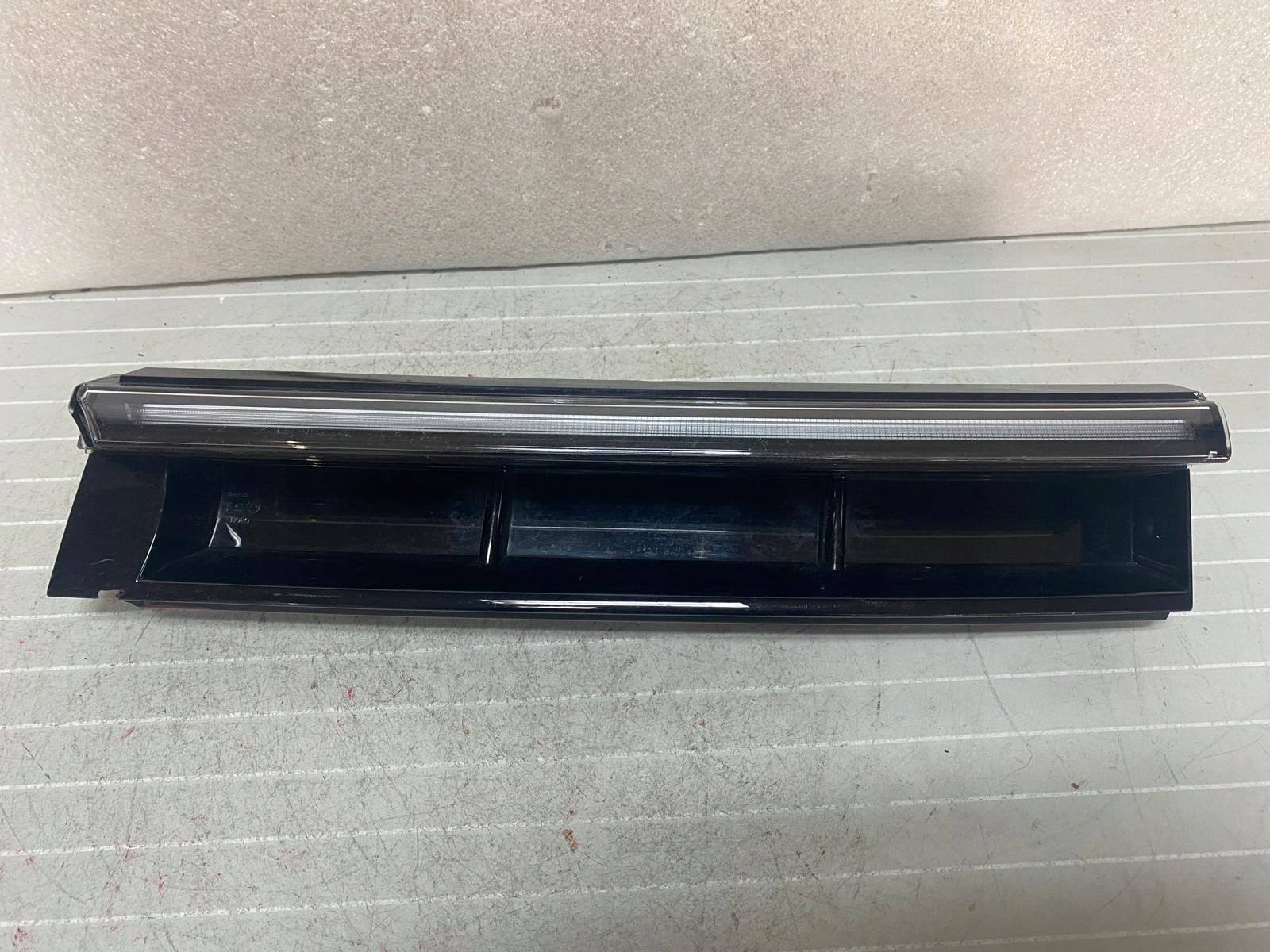 led решетки vw PASSAT B9 3J левая правая