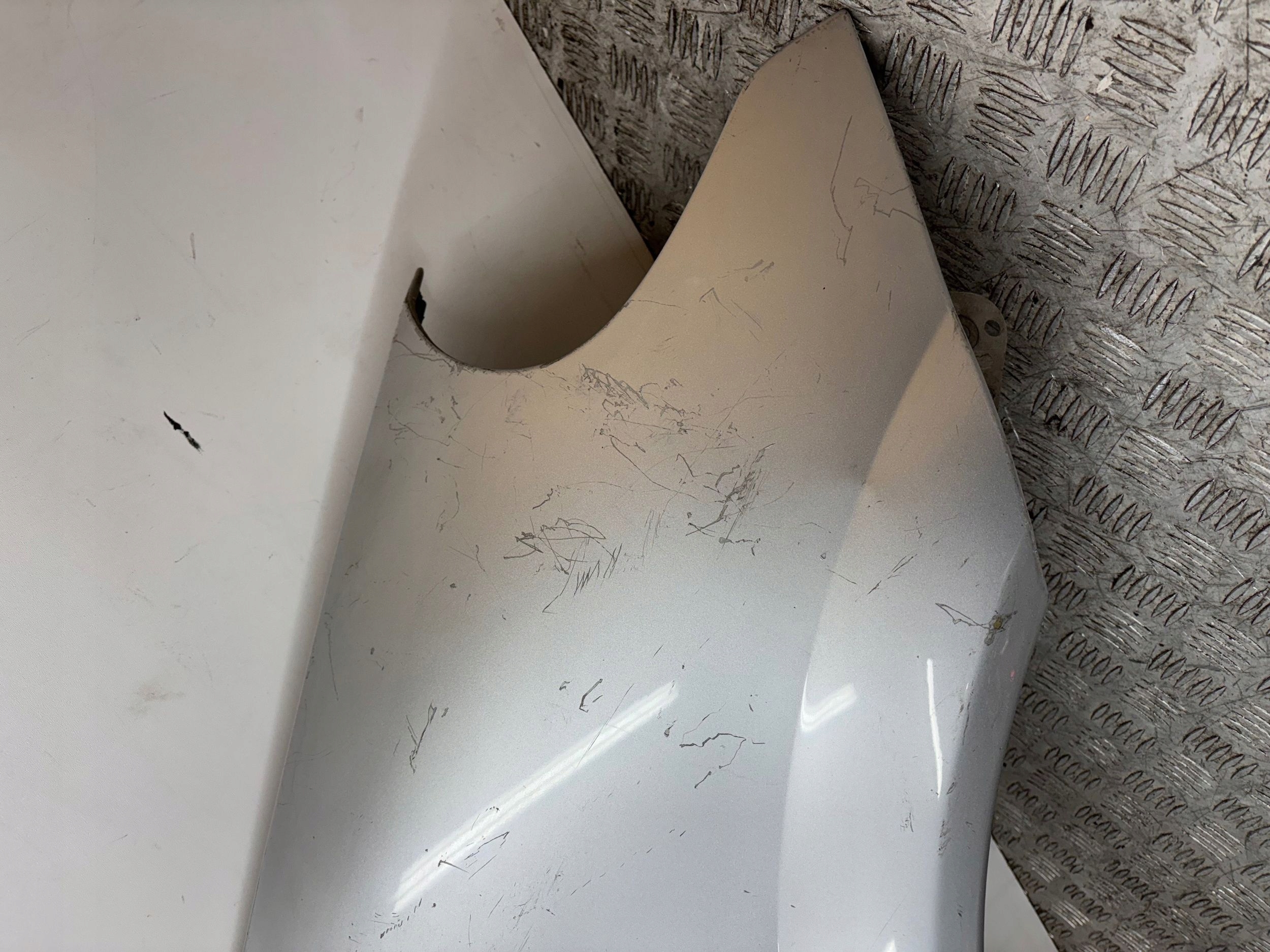 fender front front right CITROEN C3 PlURIEL