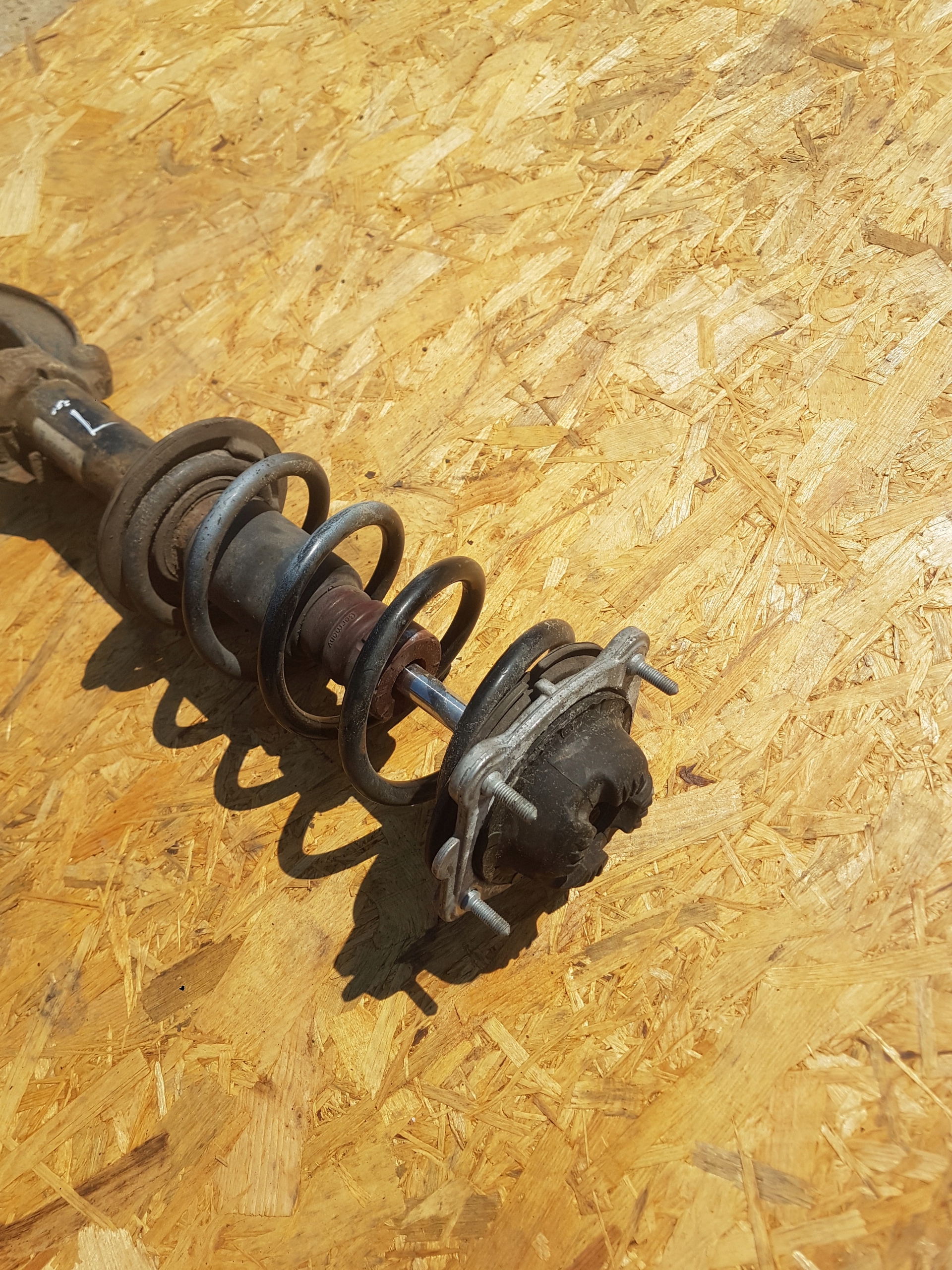 shock absorber left front AUDI A6 C7 A7 4G0413031AF