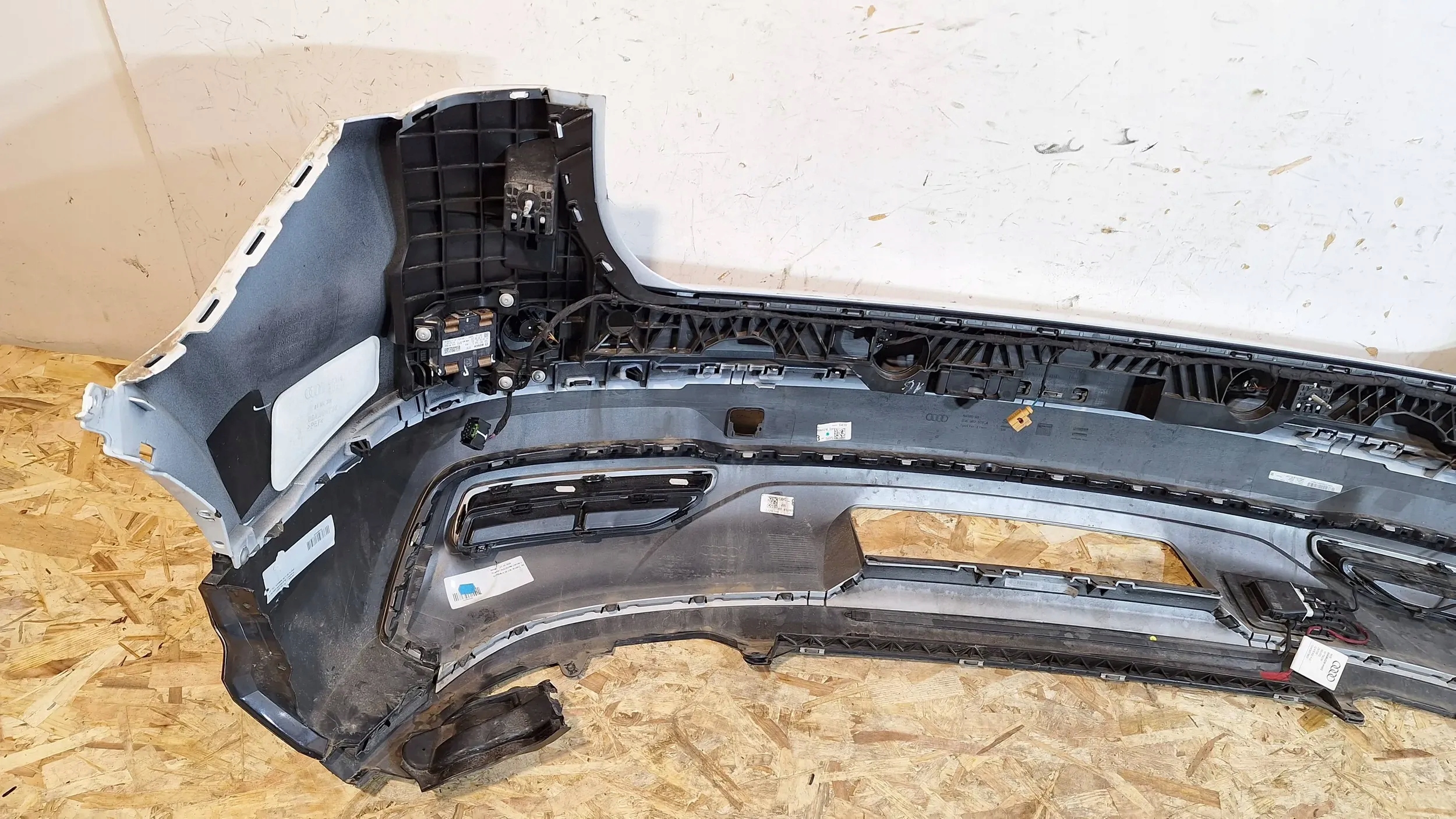 bumper rear part complete 83A807511 Audi Q3 83A 18