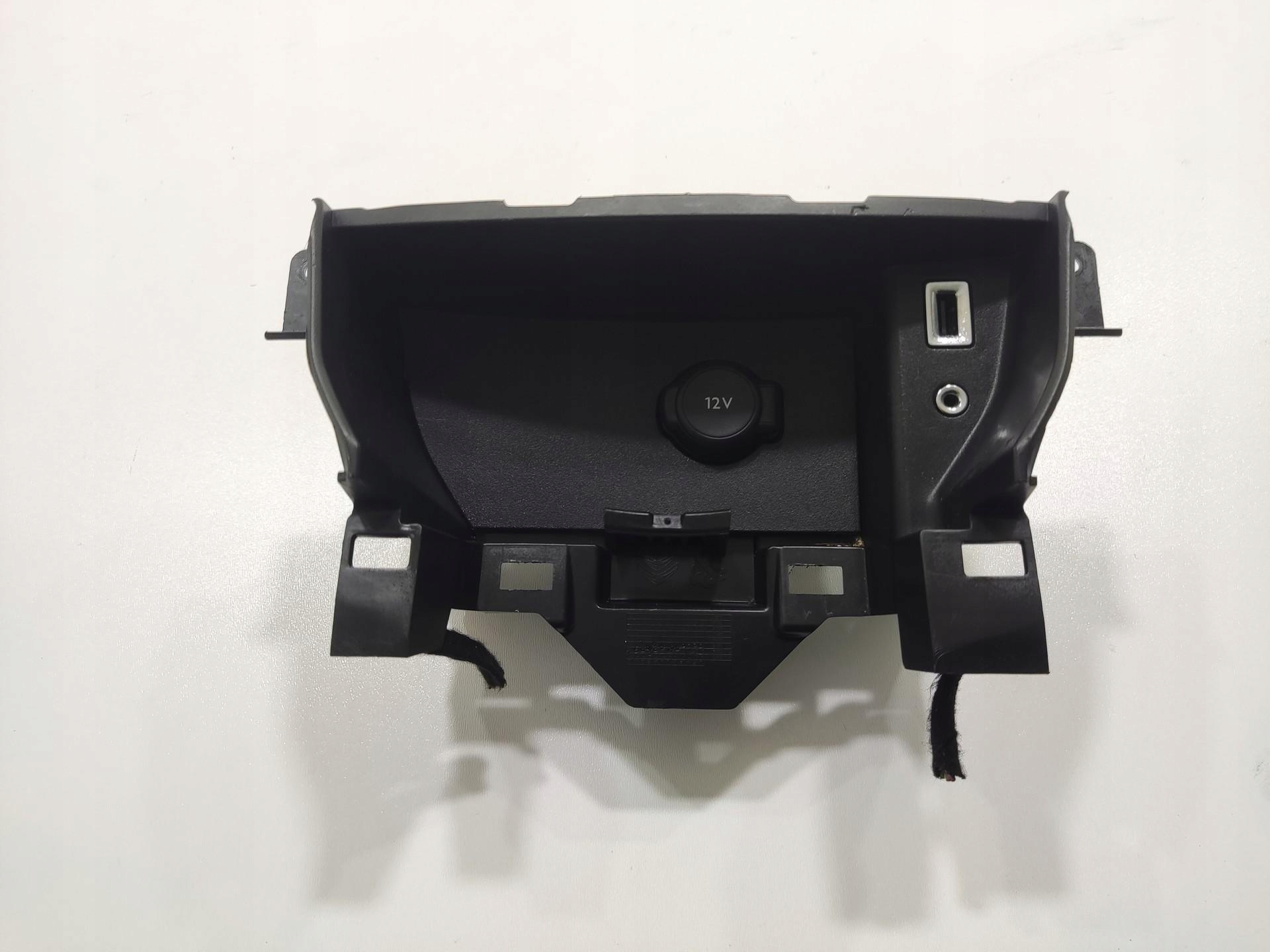GNIAZDA PORT USB AUX PEUGEOT 308 II T9 2013-2016