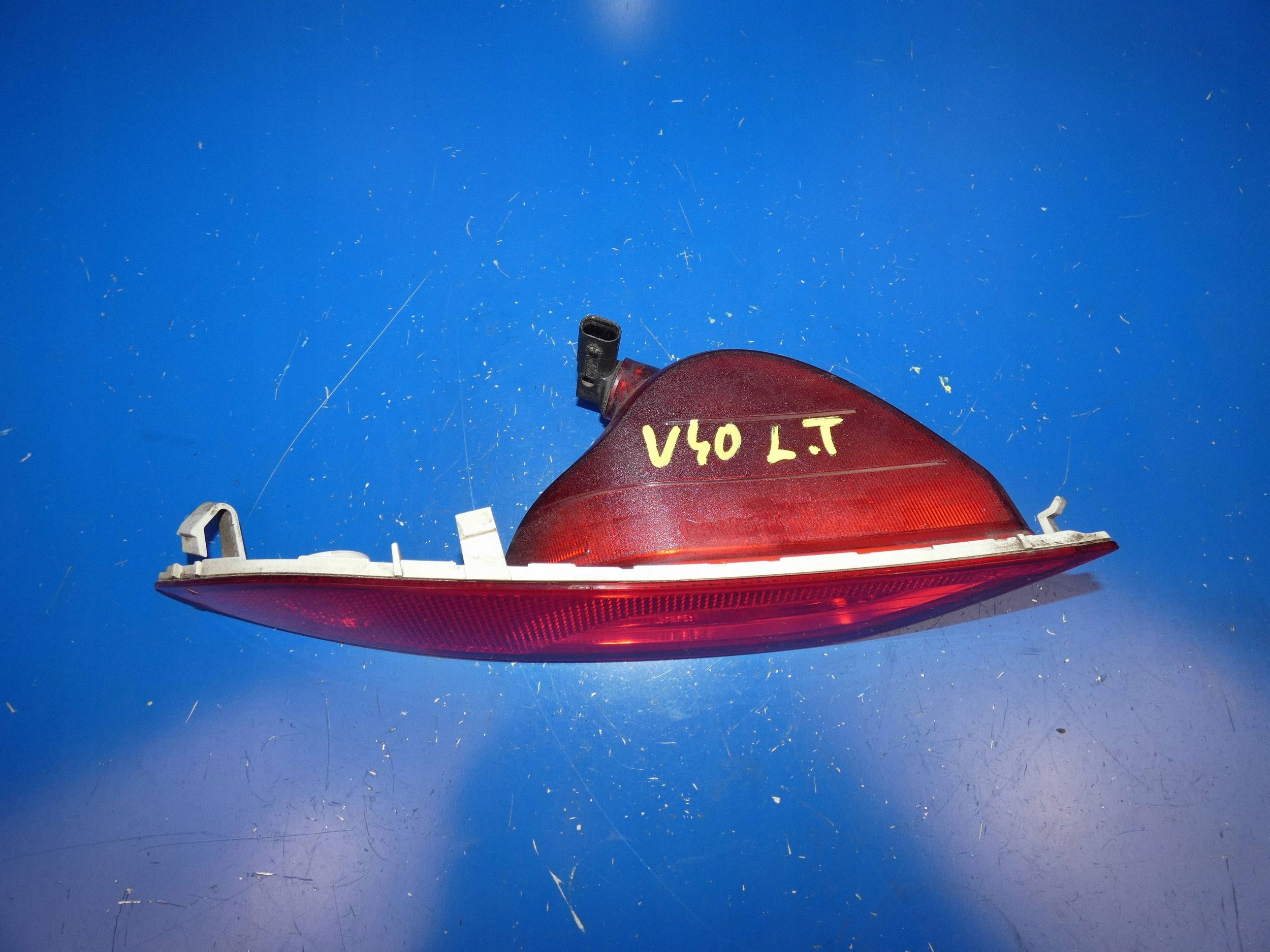 rear. light przeciwmgielne rear part side left Volvo V40 31290576