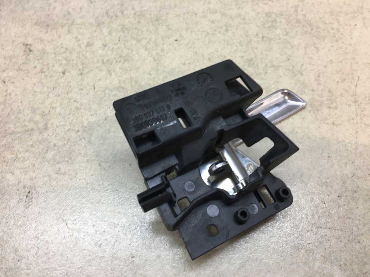 klika vnitřní levý předek PHAETON 3D0837617D