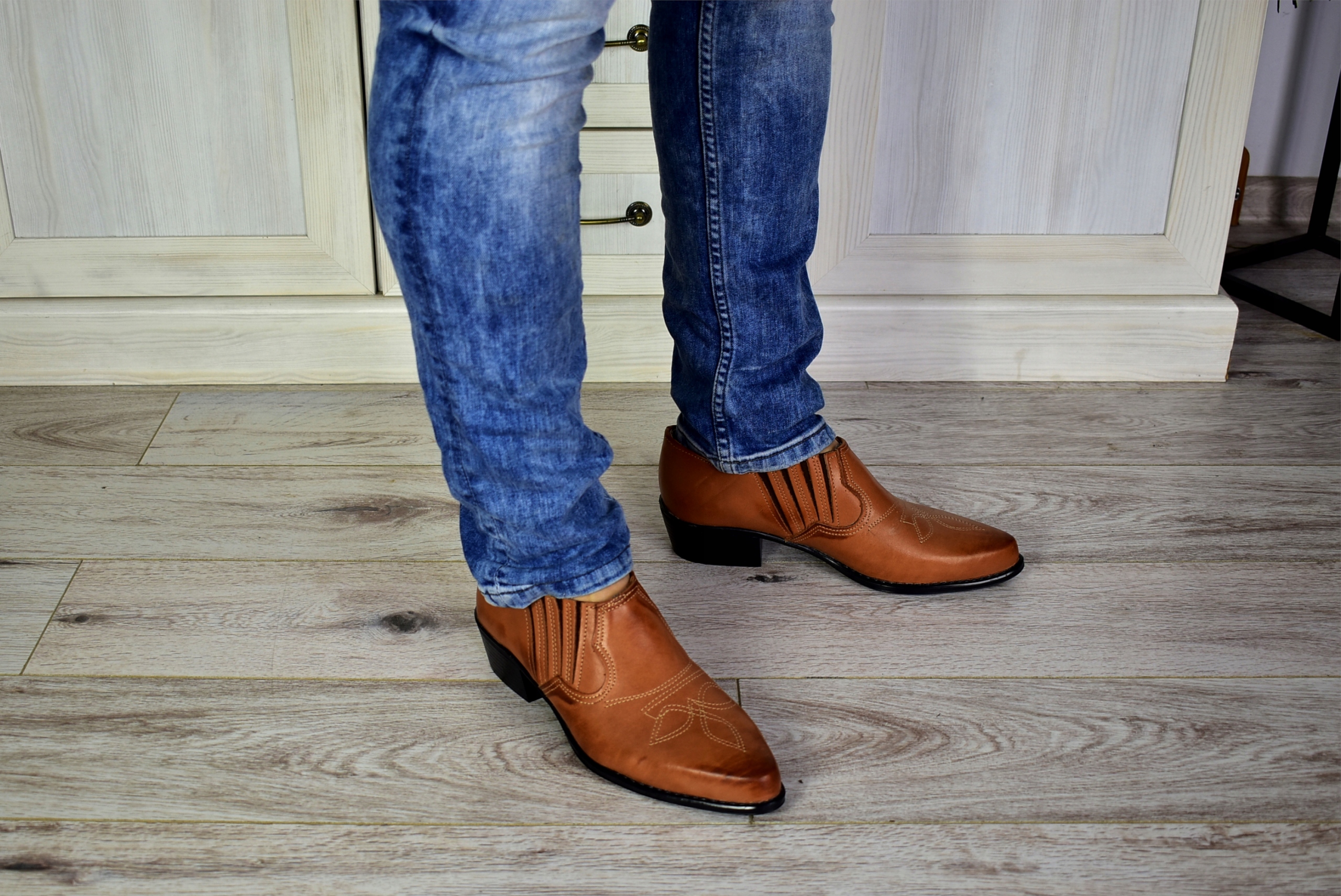 KOWBOJKI MĘSKIE NISKIE BRĄZOWE SKÓRZANE 39 Marka inna