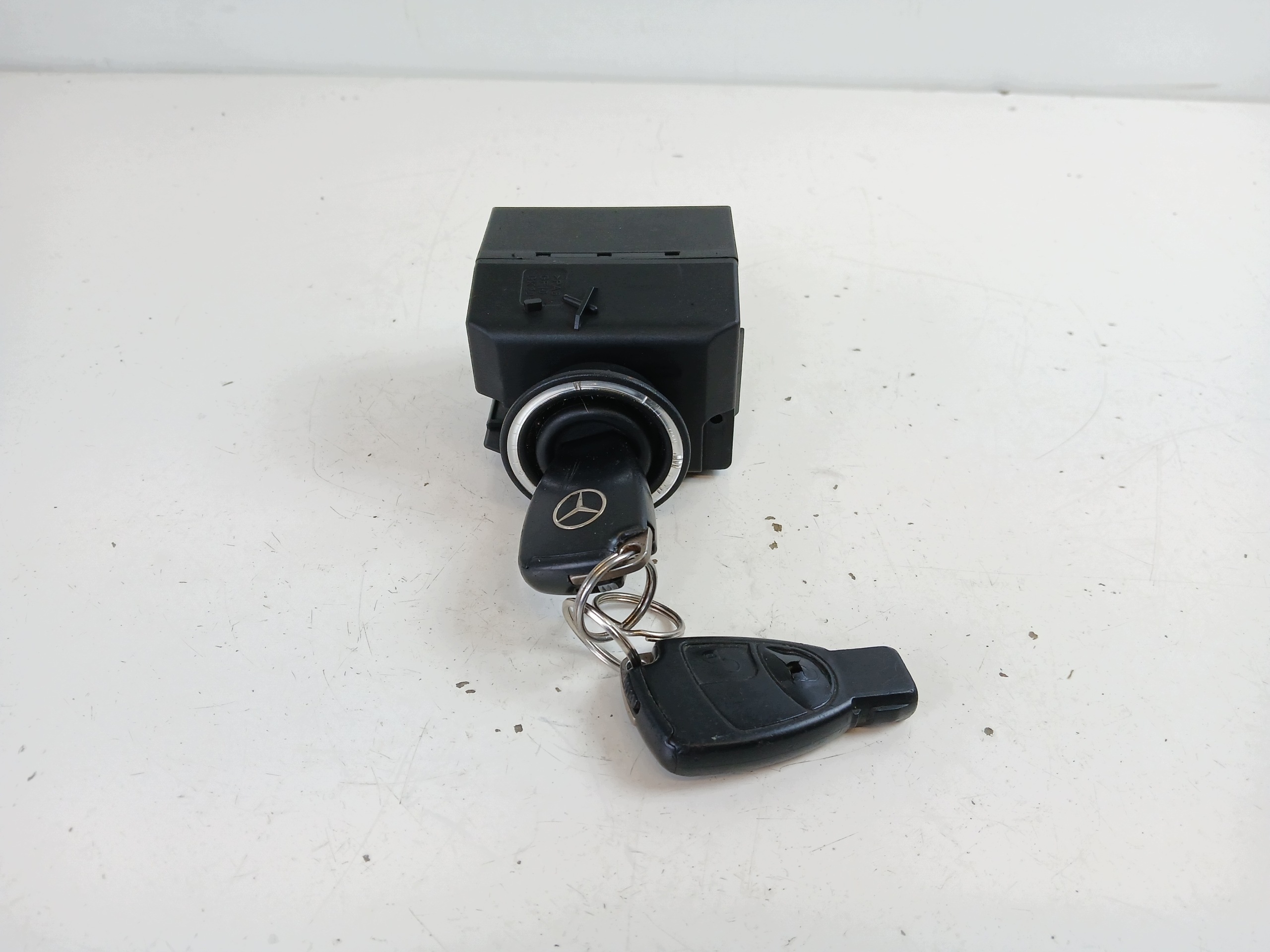 MERCEDES W203 ignition + key A2095450508