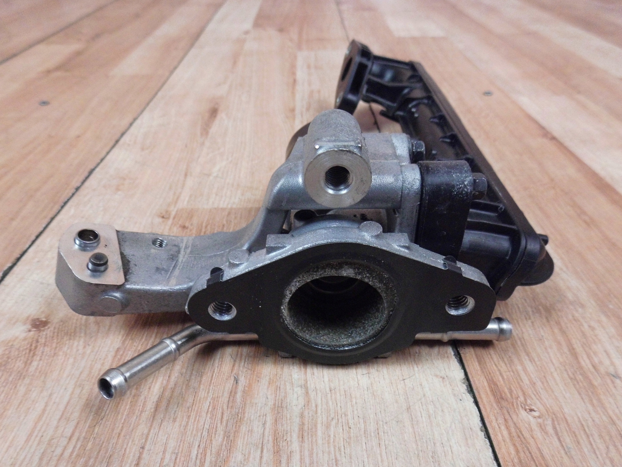 Toyota RAV4 V 2.5 egr ventil