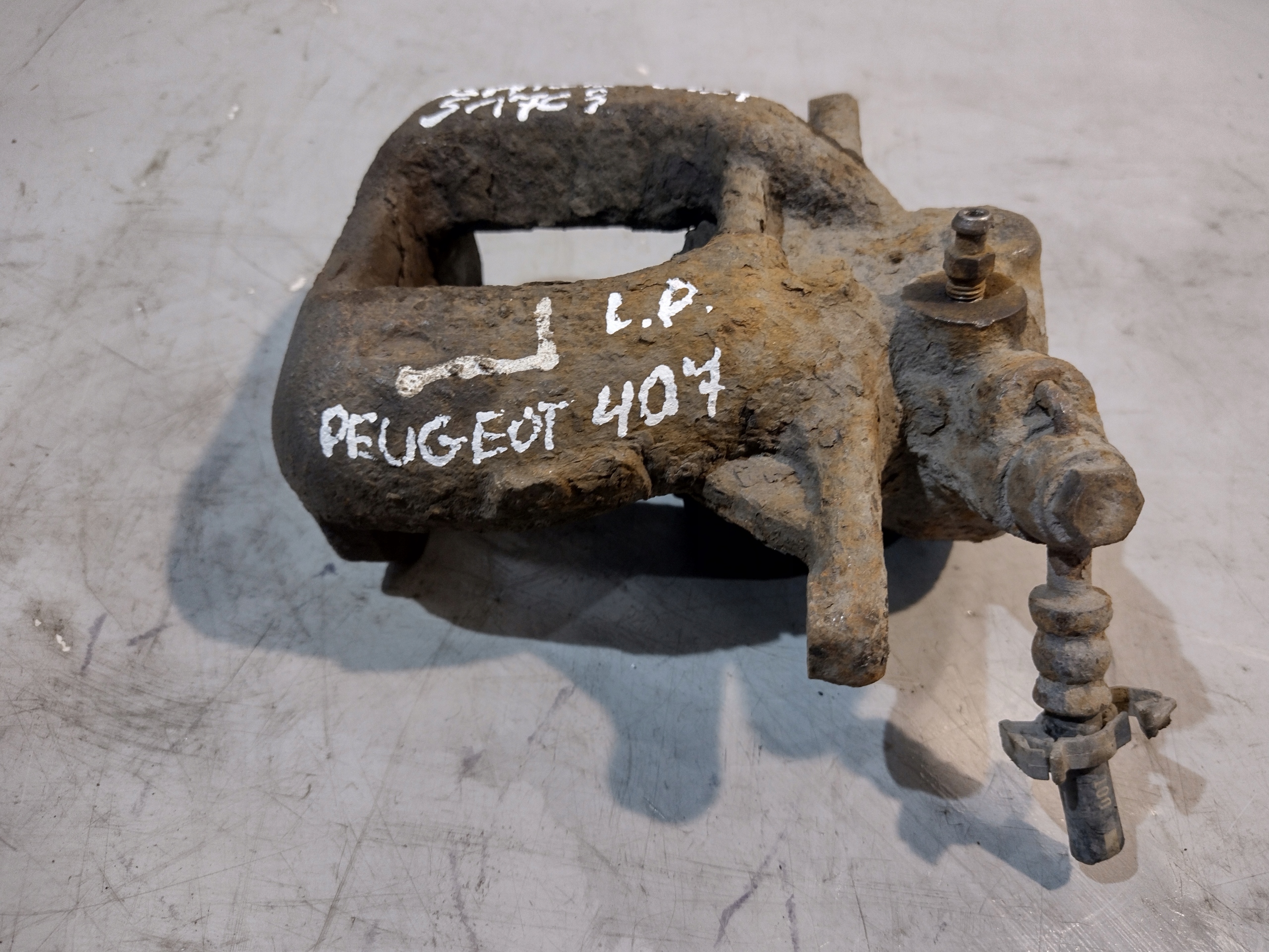 caliper brake left front Peugeot 407 sedan 1,6HDI