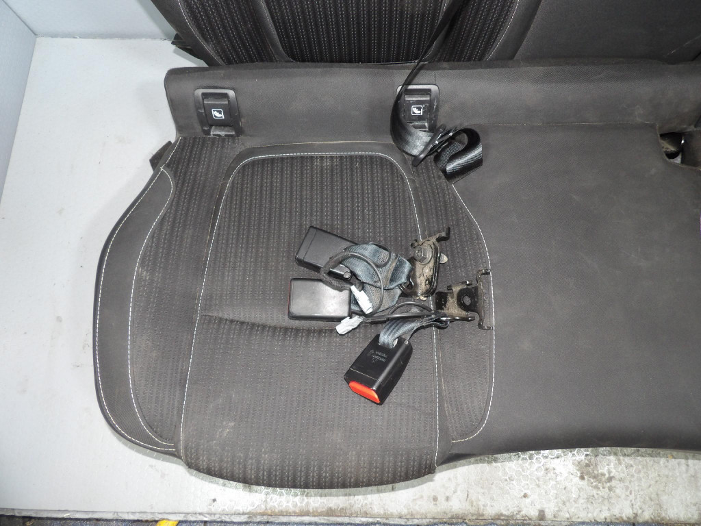 RENAULT MEGANE IV Sedan Sitz Sitz heck