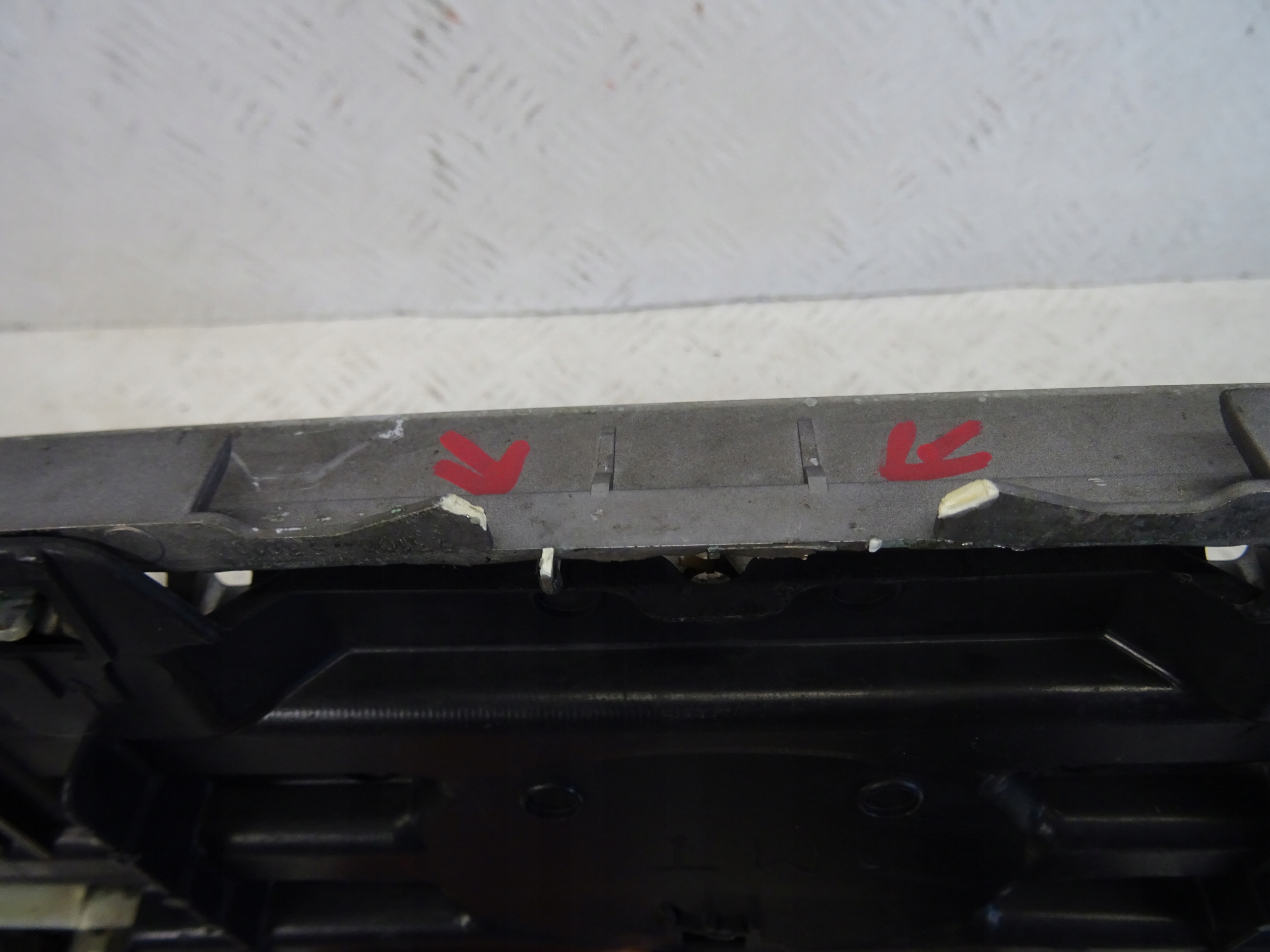 grill grille front front LEXUS IS200 5315553010