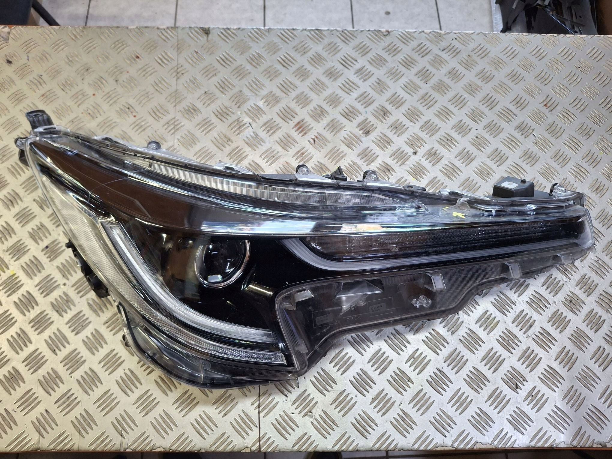 light right front FULL LED TOYOTA COROLLA XII E21 2018R->