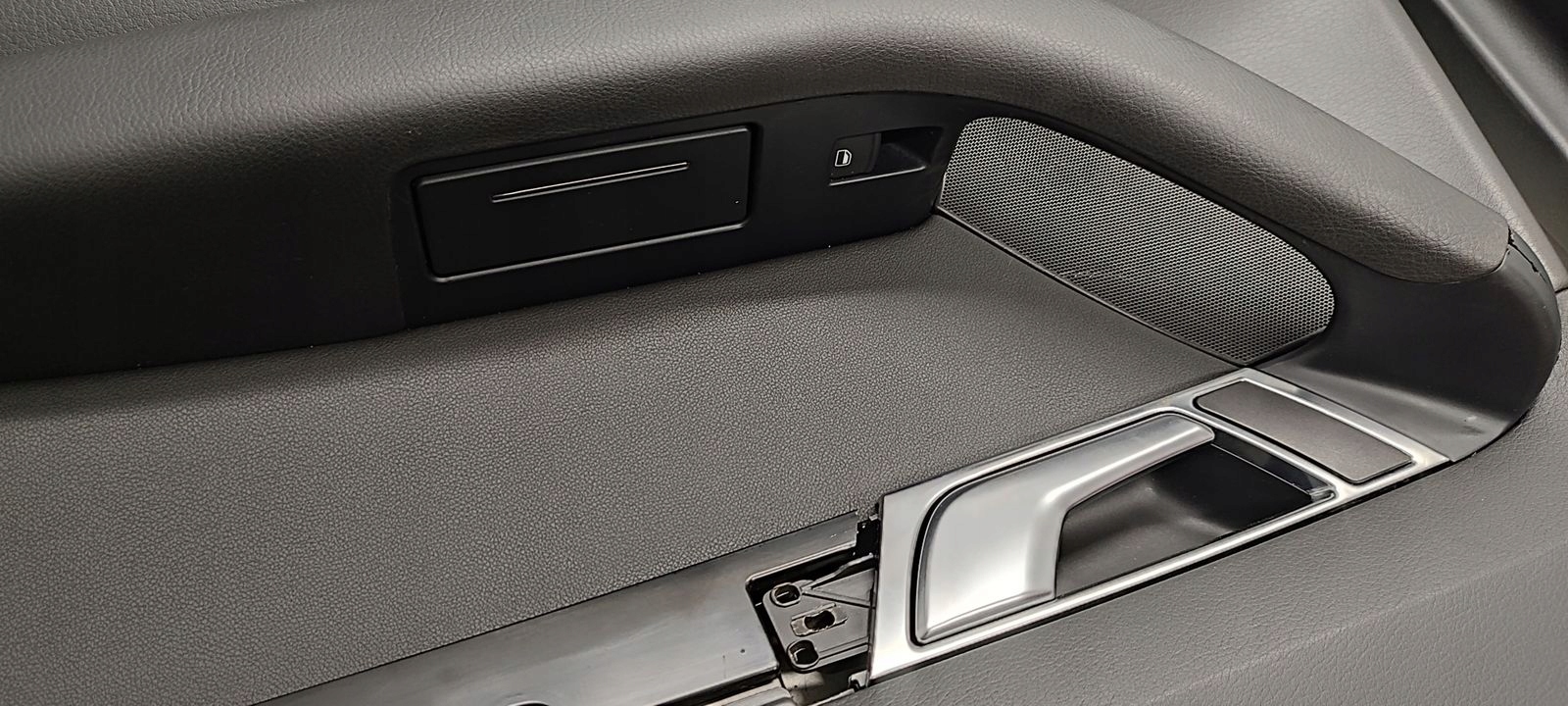 side side komplet Audi A6 C6 3,0 TDI Allroad kombi