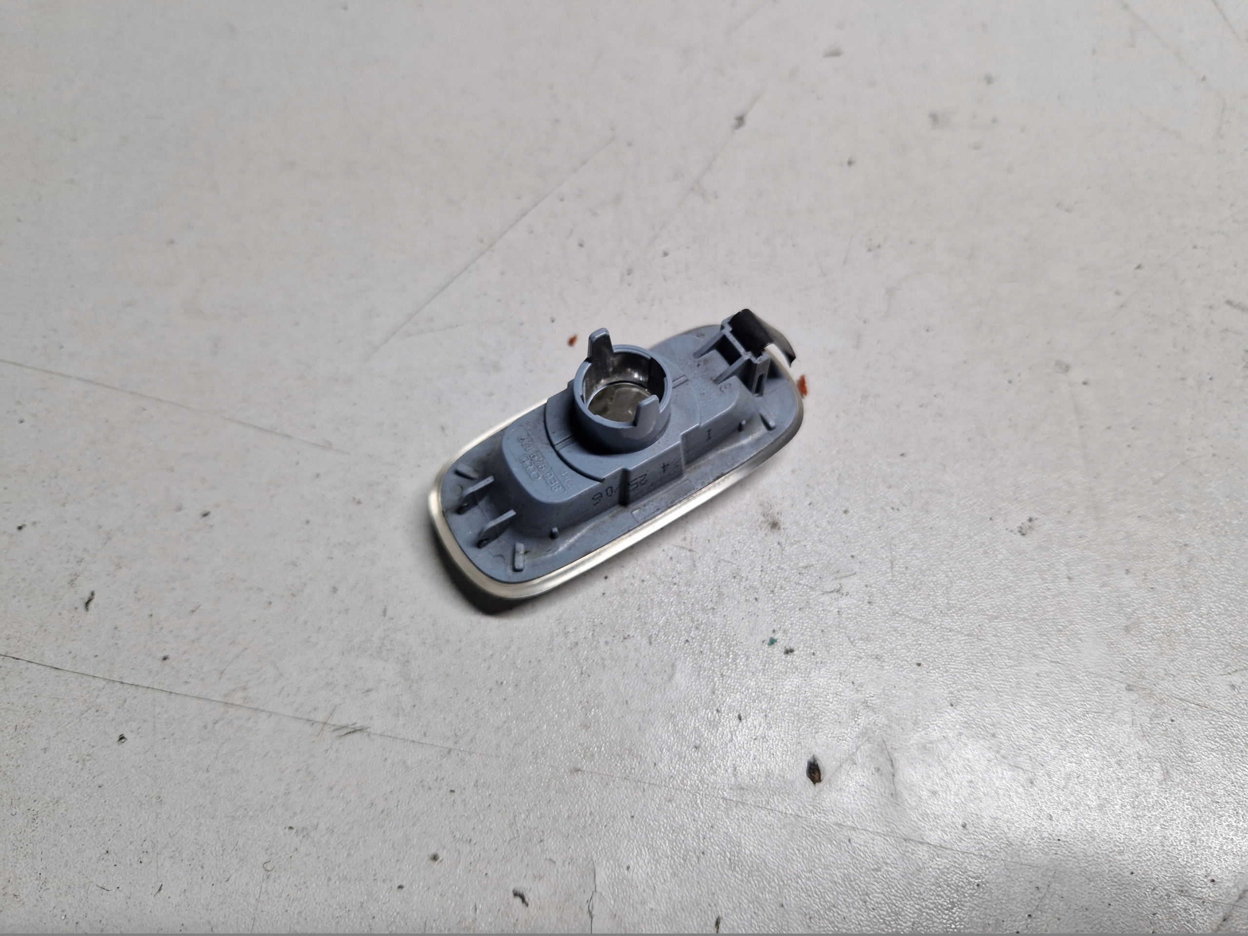 AUDI A6 C6 A6C6 blinker blinkerleuchte 8E0949127