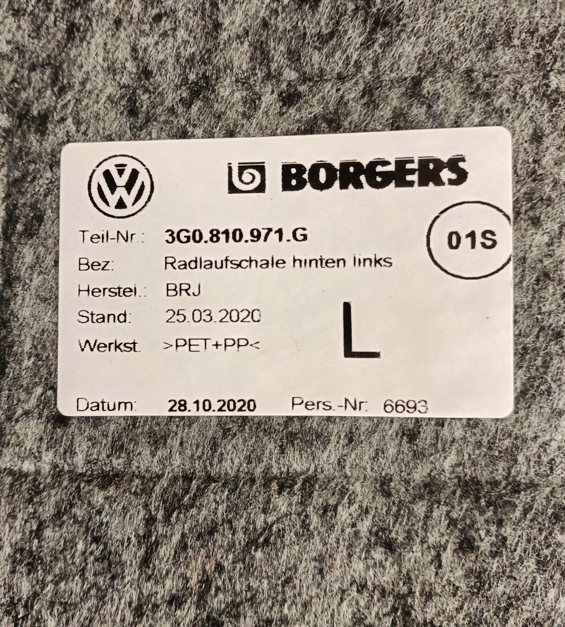 оригинал подкрылки левый зад vw PASSAT B8 3G0810971G