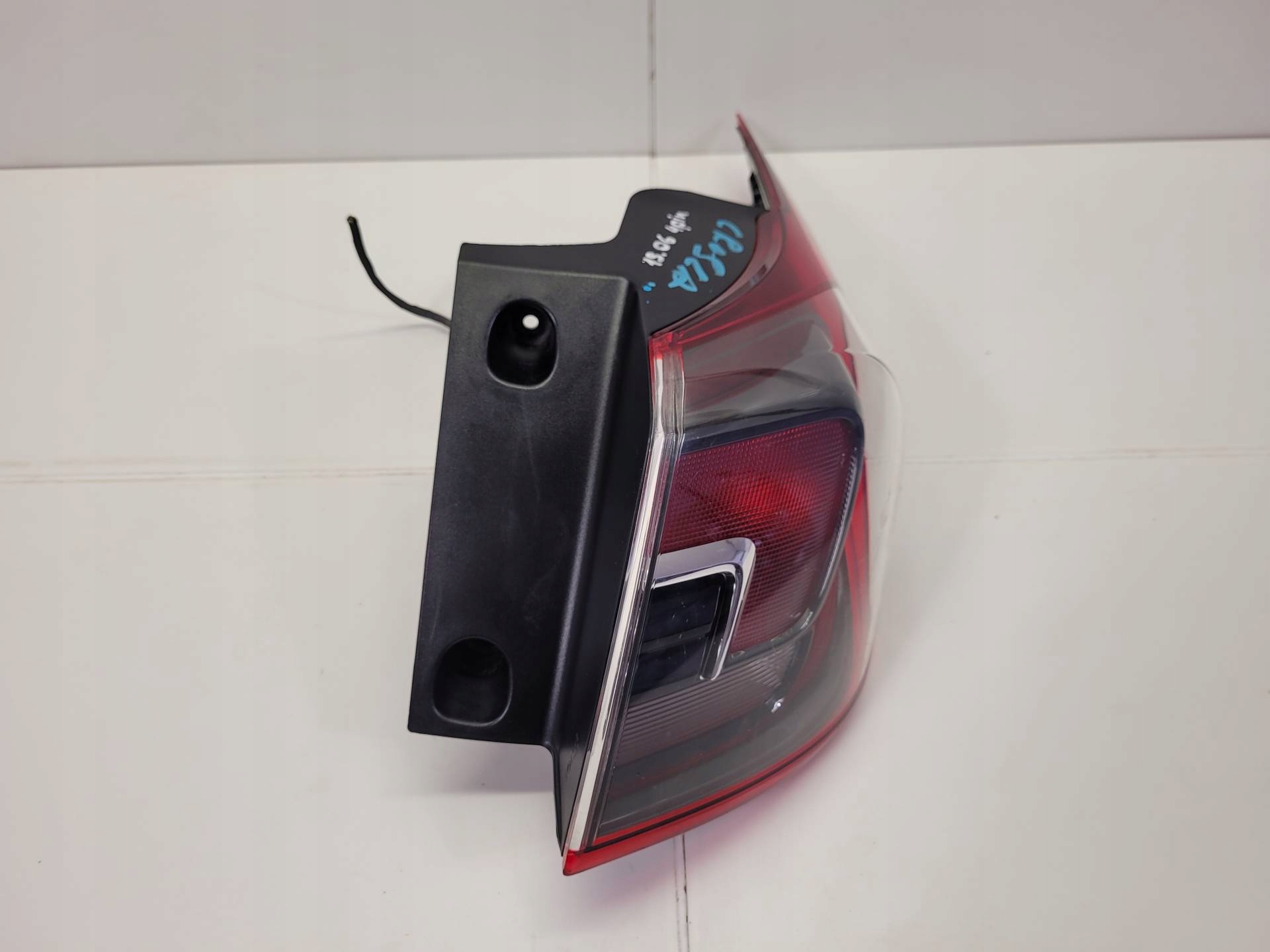 light rear right side Opel Crossland X 2019 207981