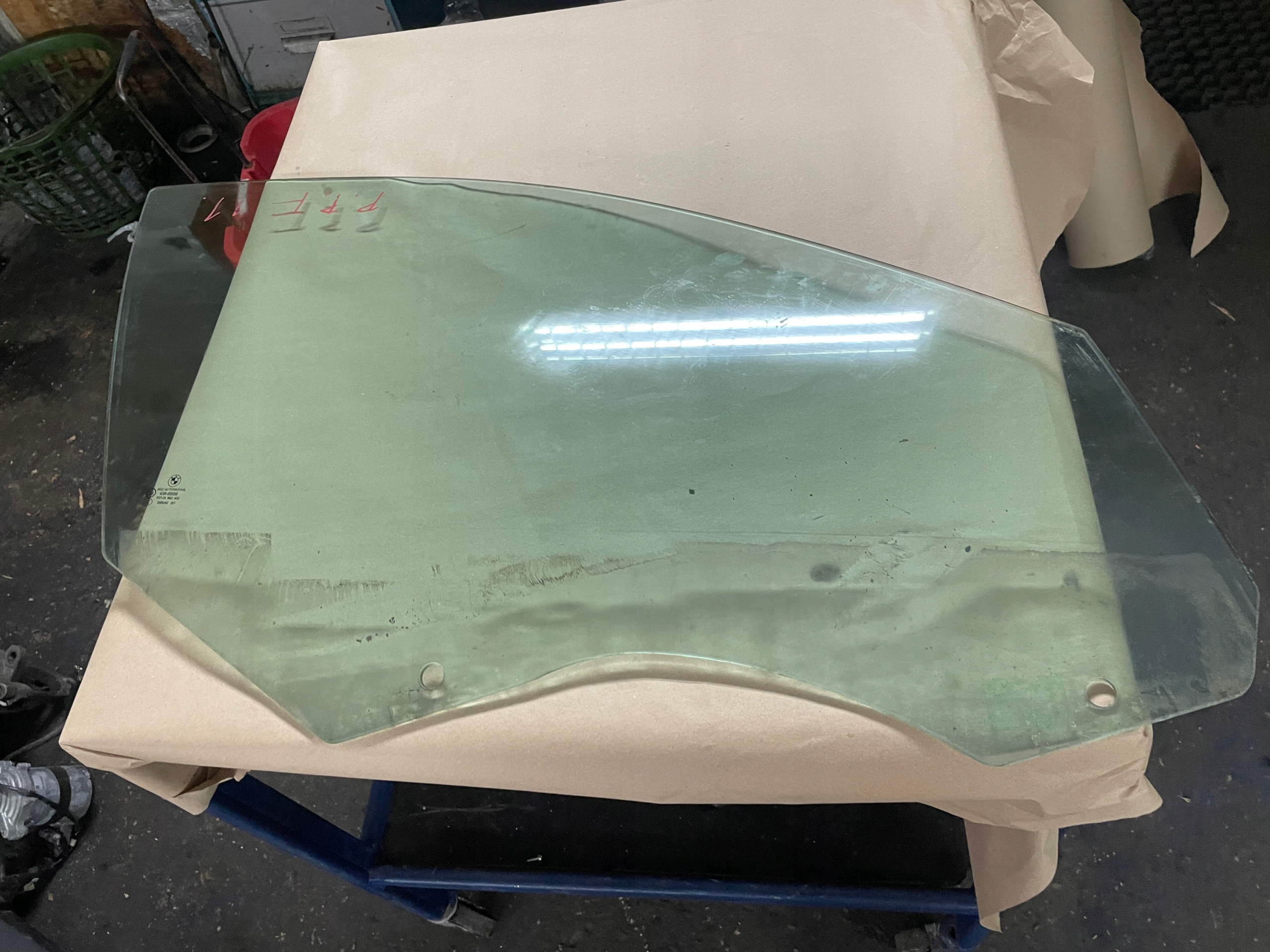 BMW F10 SZYBA DRZWI LEWY PRZÓD