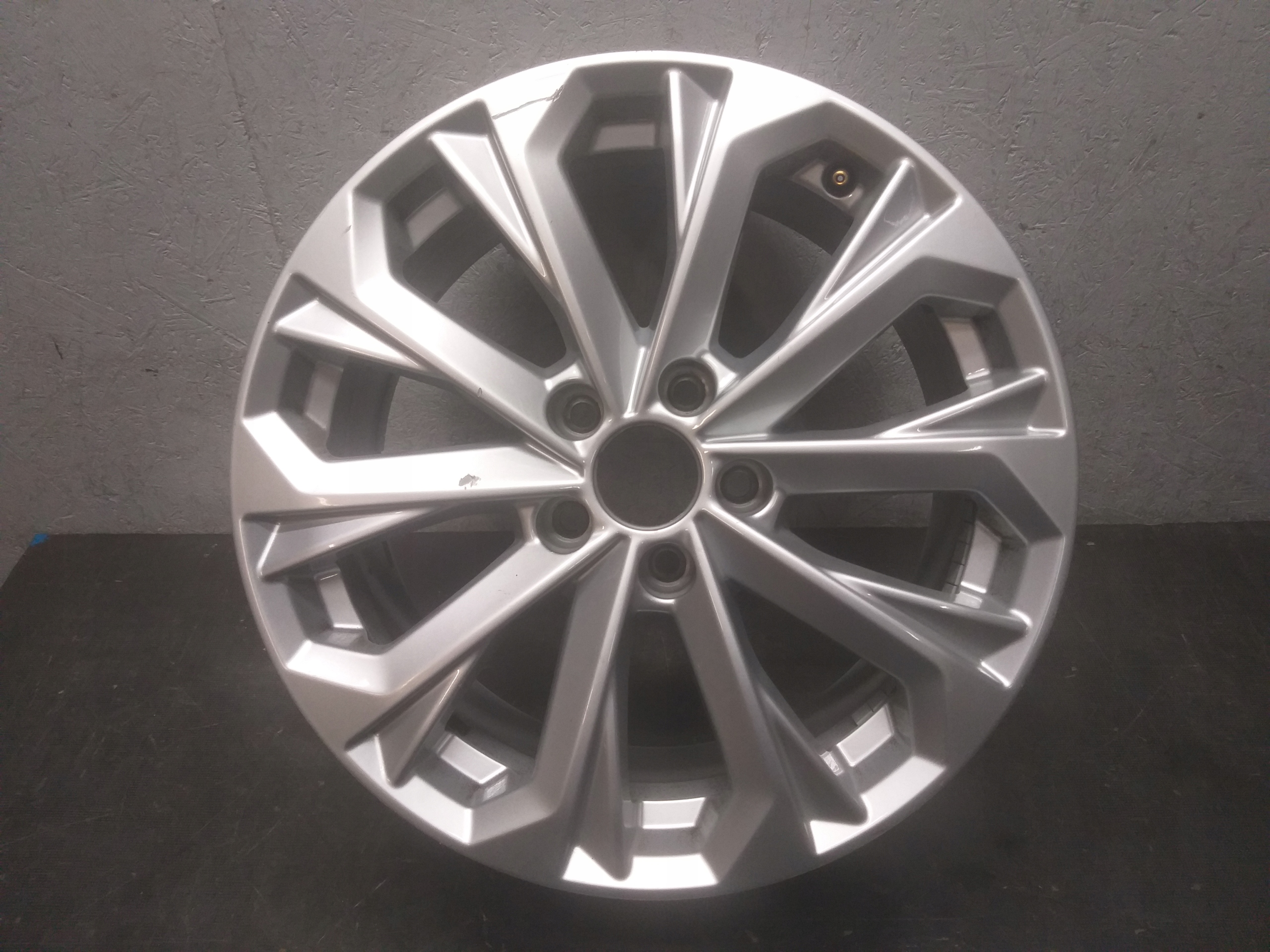 disk hliníkový AUDI A4 B9 7,5J 17" ET38 5X112 8W0601025L