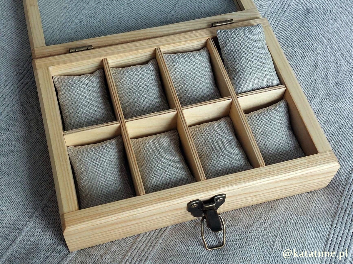 SKRZYNECZKA KASETKA PUDEŁKO BOX NA 8 ZEGARKÓW DREWNIANA ROBIONA RĘCZNIE Liczba miejsc na zegarki 8