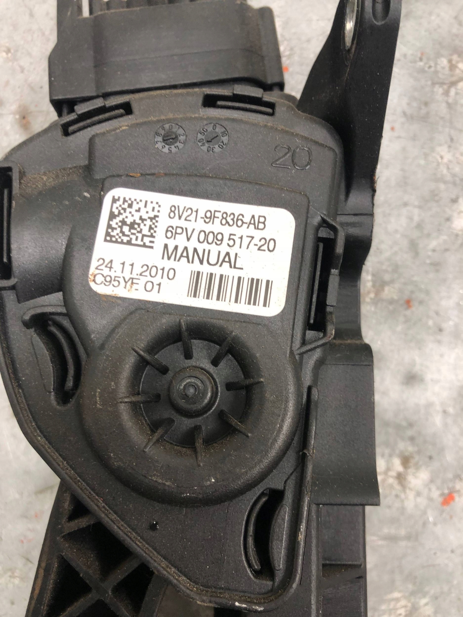 accelerator pedal potentiometer FORD FIESTA MK7 8V21-9F836-AB