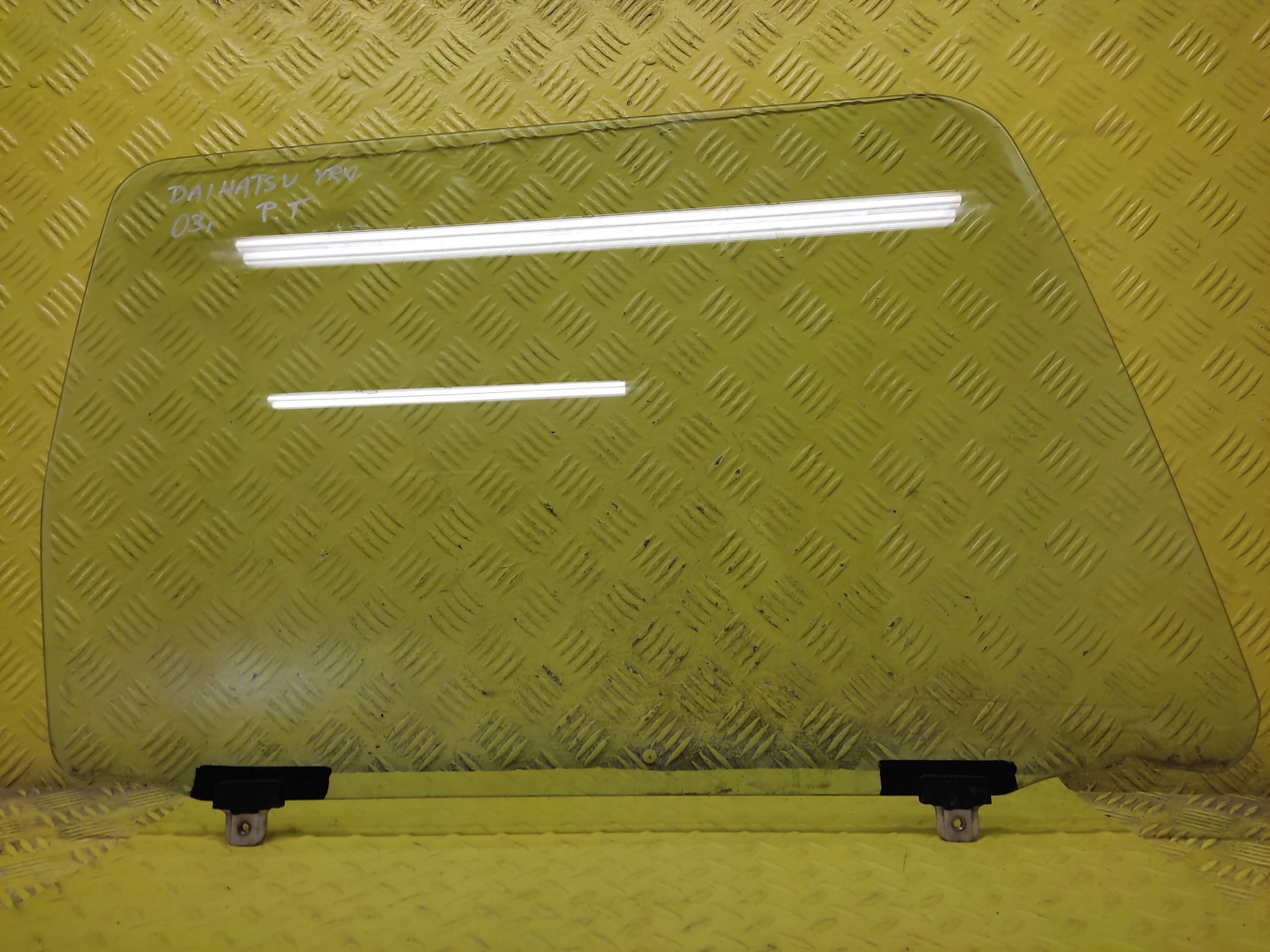 DAIHATSU YRV window door right rear part