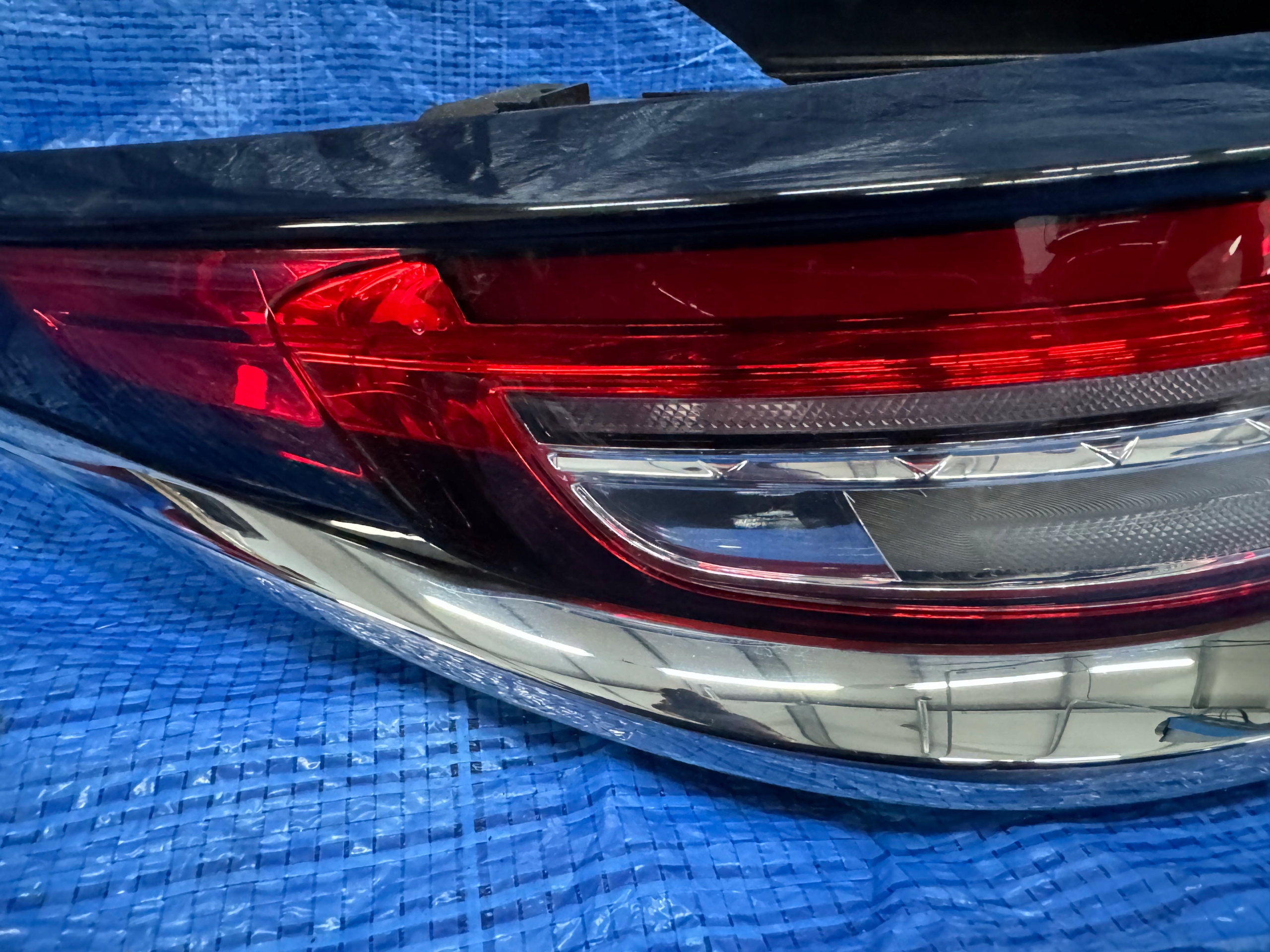 LAMPA TYLNA LEWA DS3 CROSSBACK Producent części DS