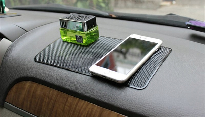 MATA ANTYPOŚLIZGOWA PODKŁADKA NA TELEFON DO AUTA Kod producenta G006