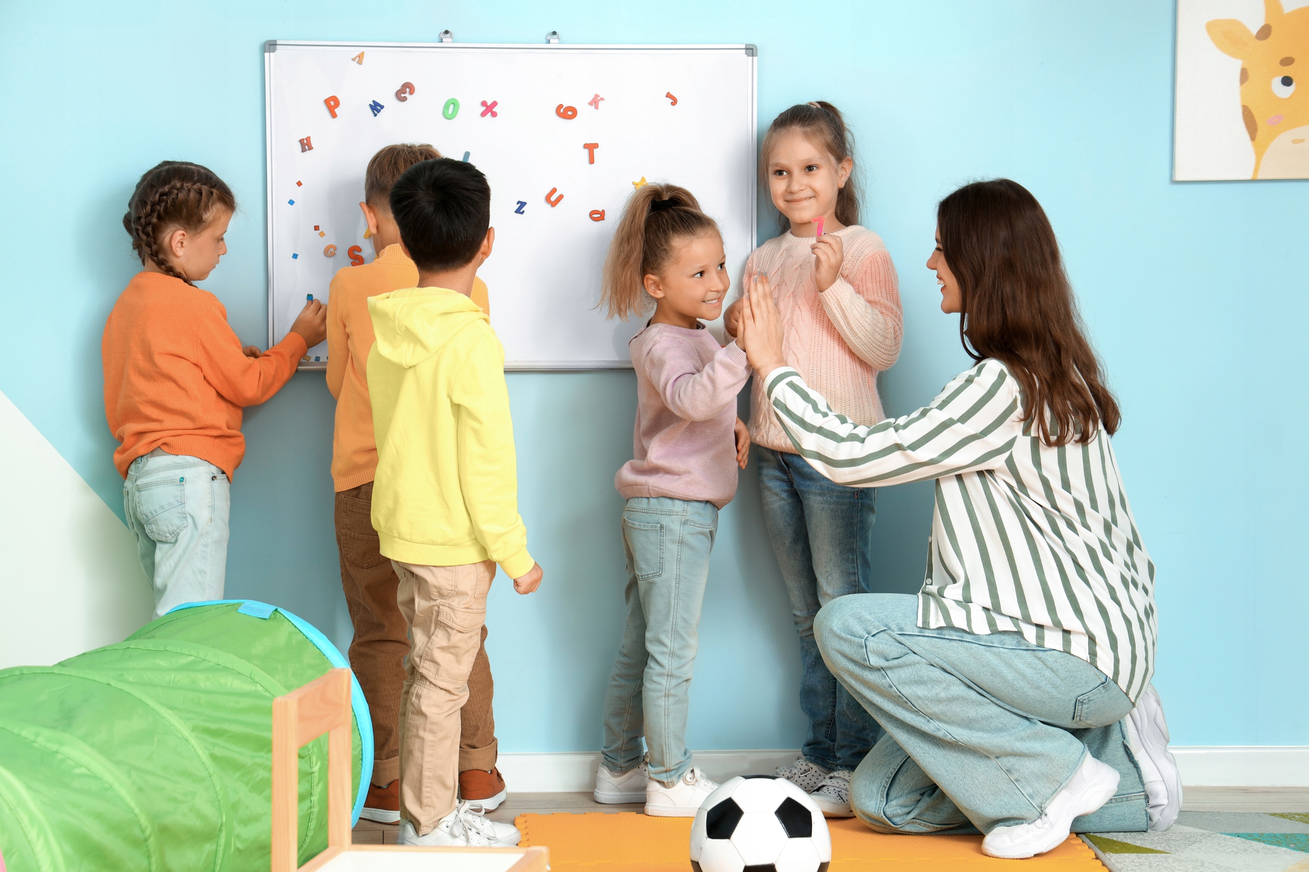 TABLICA MAGNETYCZNA SUCHOŚCIERALNA 90x60CM + akcesoria ZESTAW Stan opakowania oryginalne