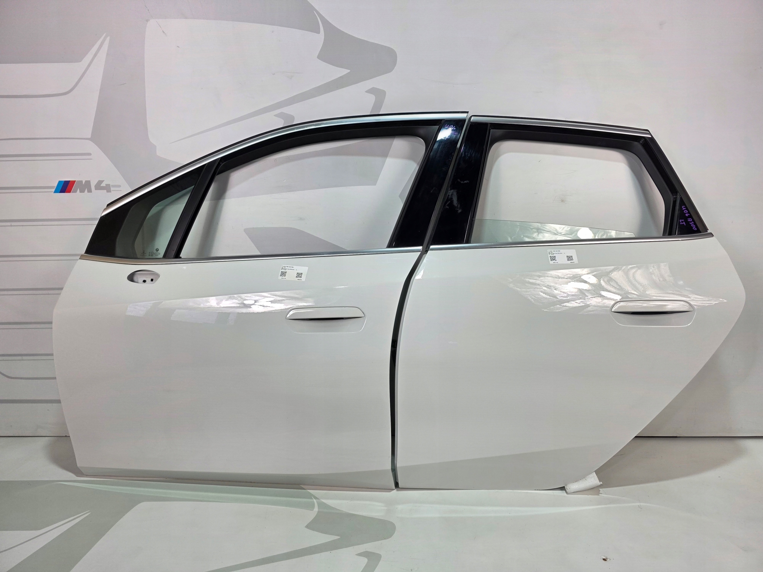 door left front BMW 2 U06 A300 ALPINWEISS