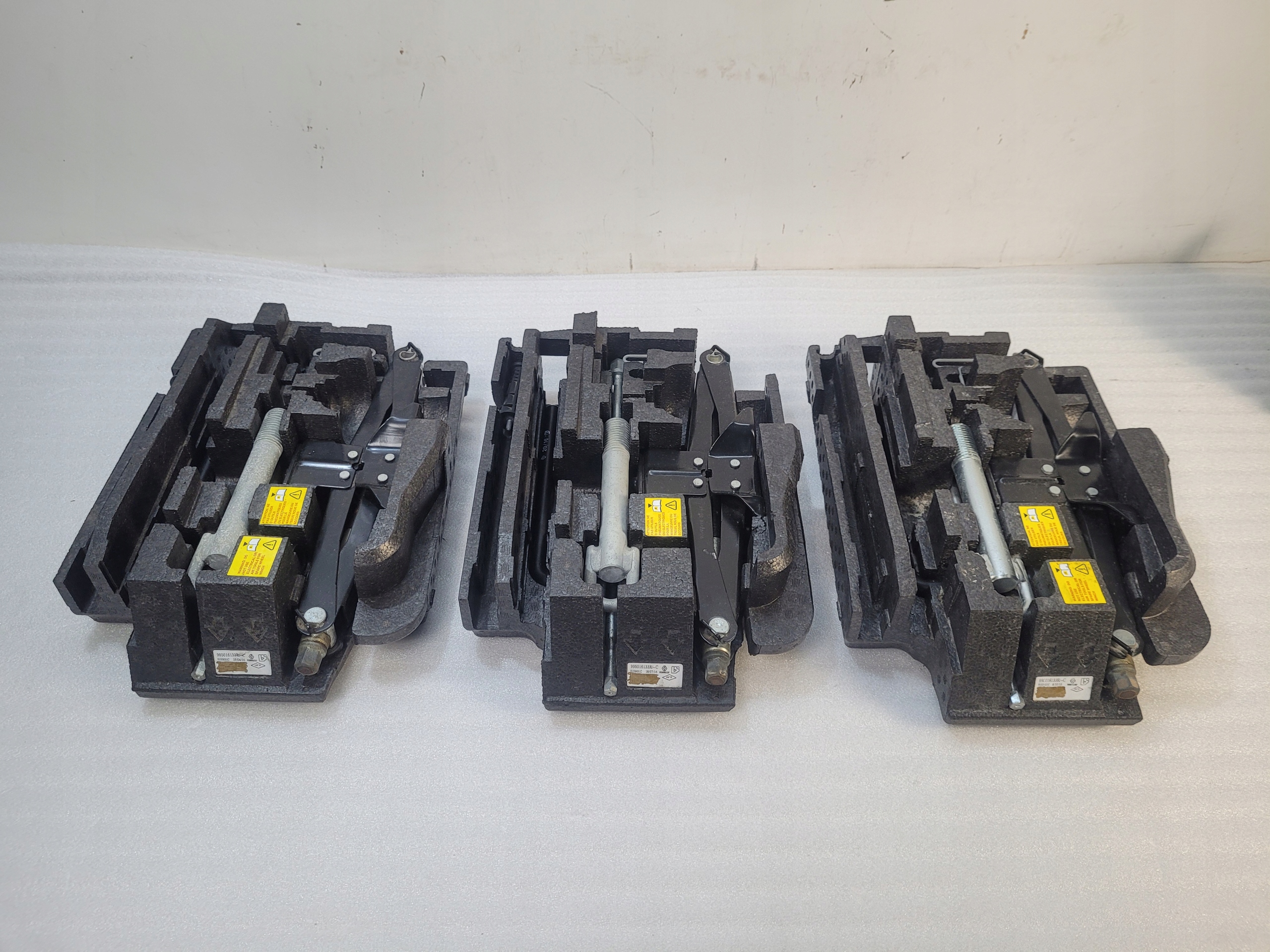 8200592052 - RENAULT MASTER III НАБОР ИНСТРУМЕНТОВ ЛЕВЕР УХА