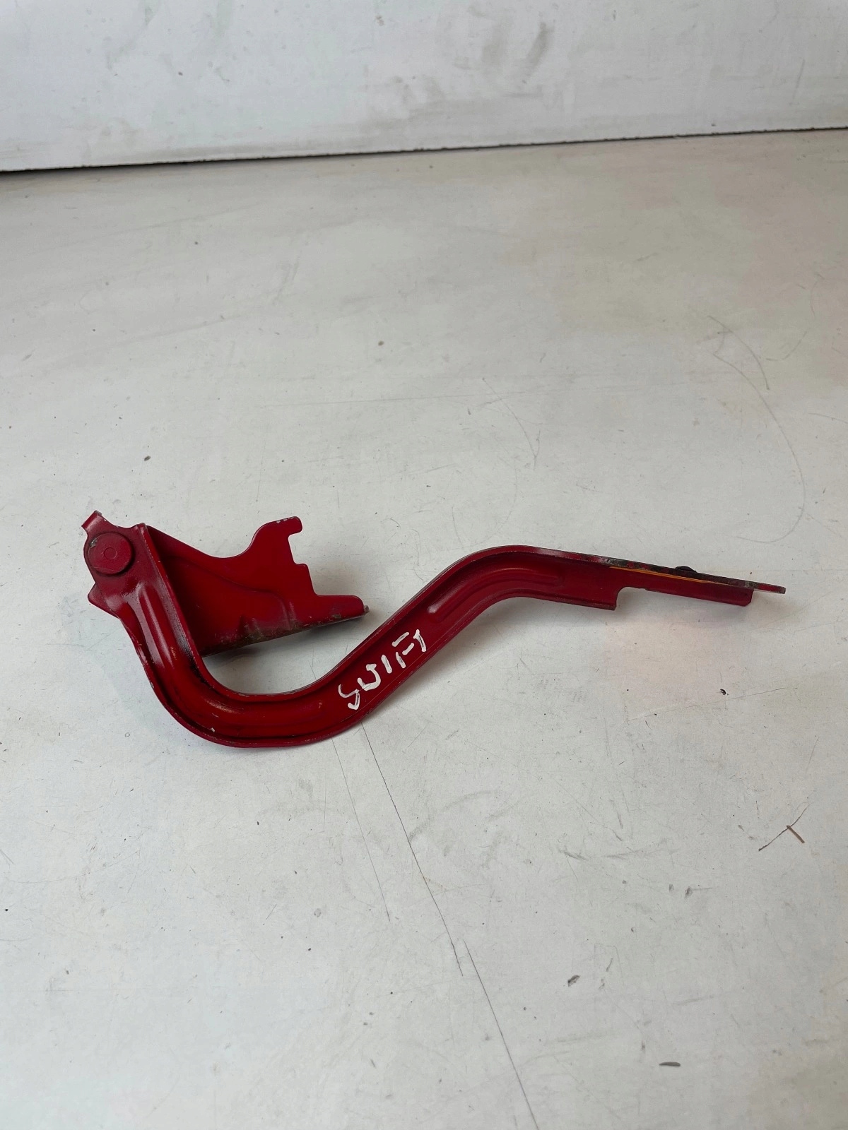 hinge bonnets front front left Suzuki Swift Mk6