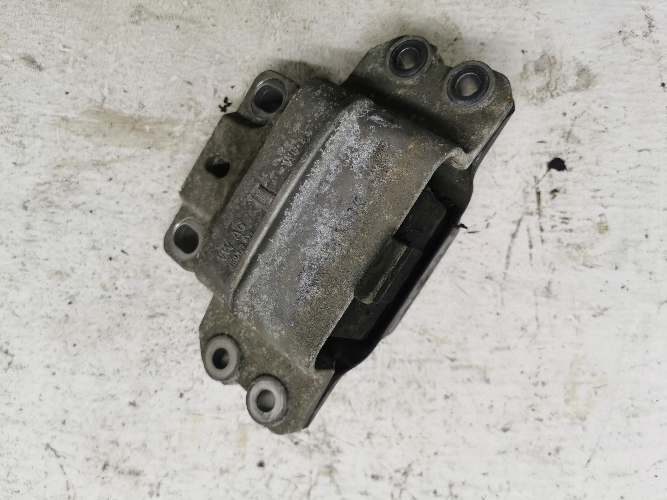 holder engine mount AUDI A3 8P 2.0 FSI 1K0199555