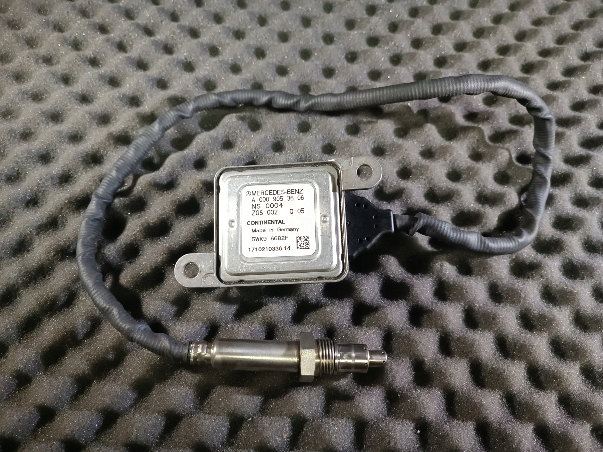 A0009053606 - 0009053606 Mercedes-Benz OE датчик NOX