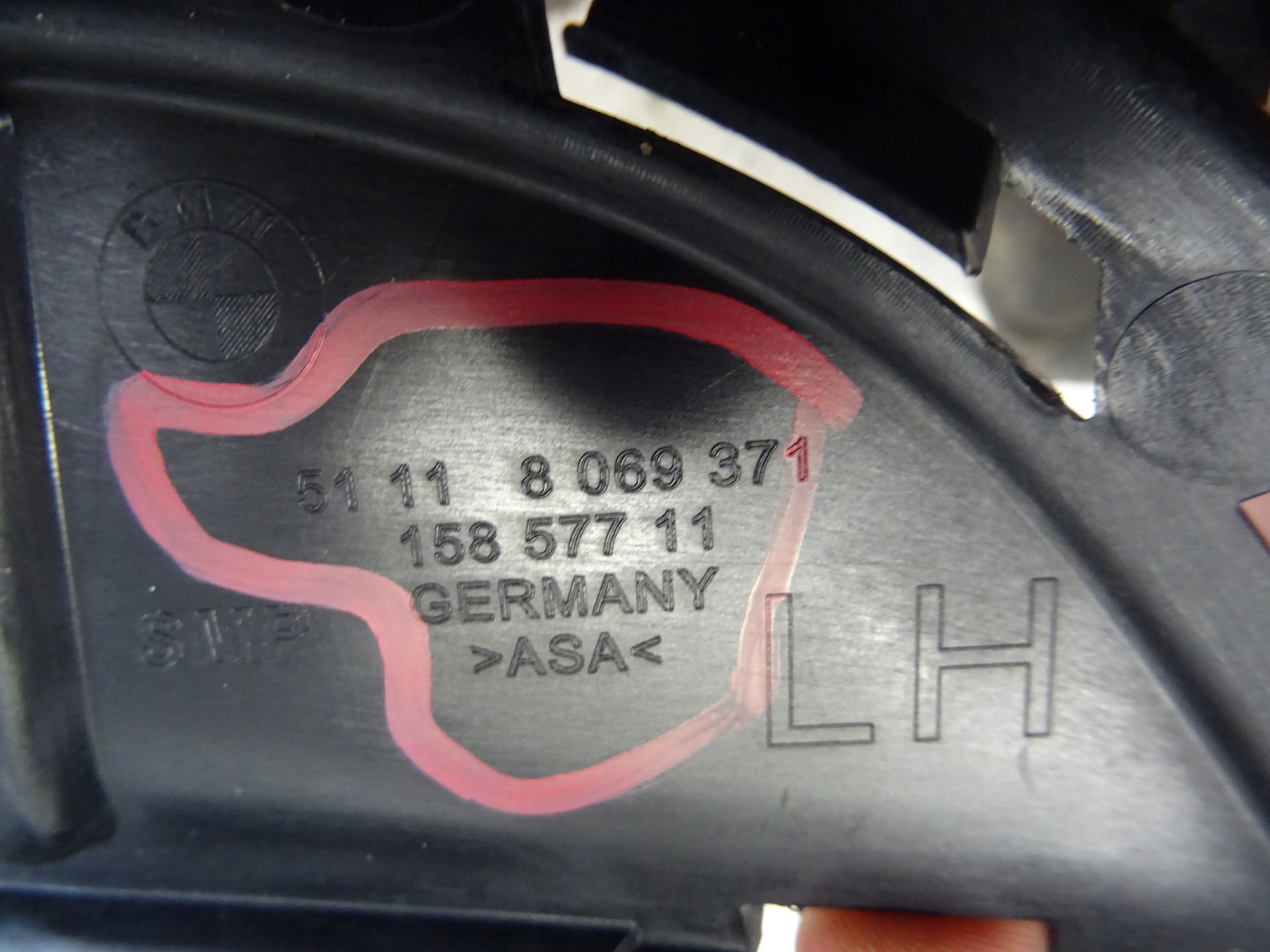 grid of a bumper front front left BMW 3 G20 G21 m-packet 51118069371