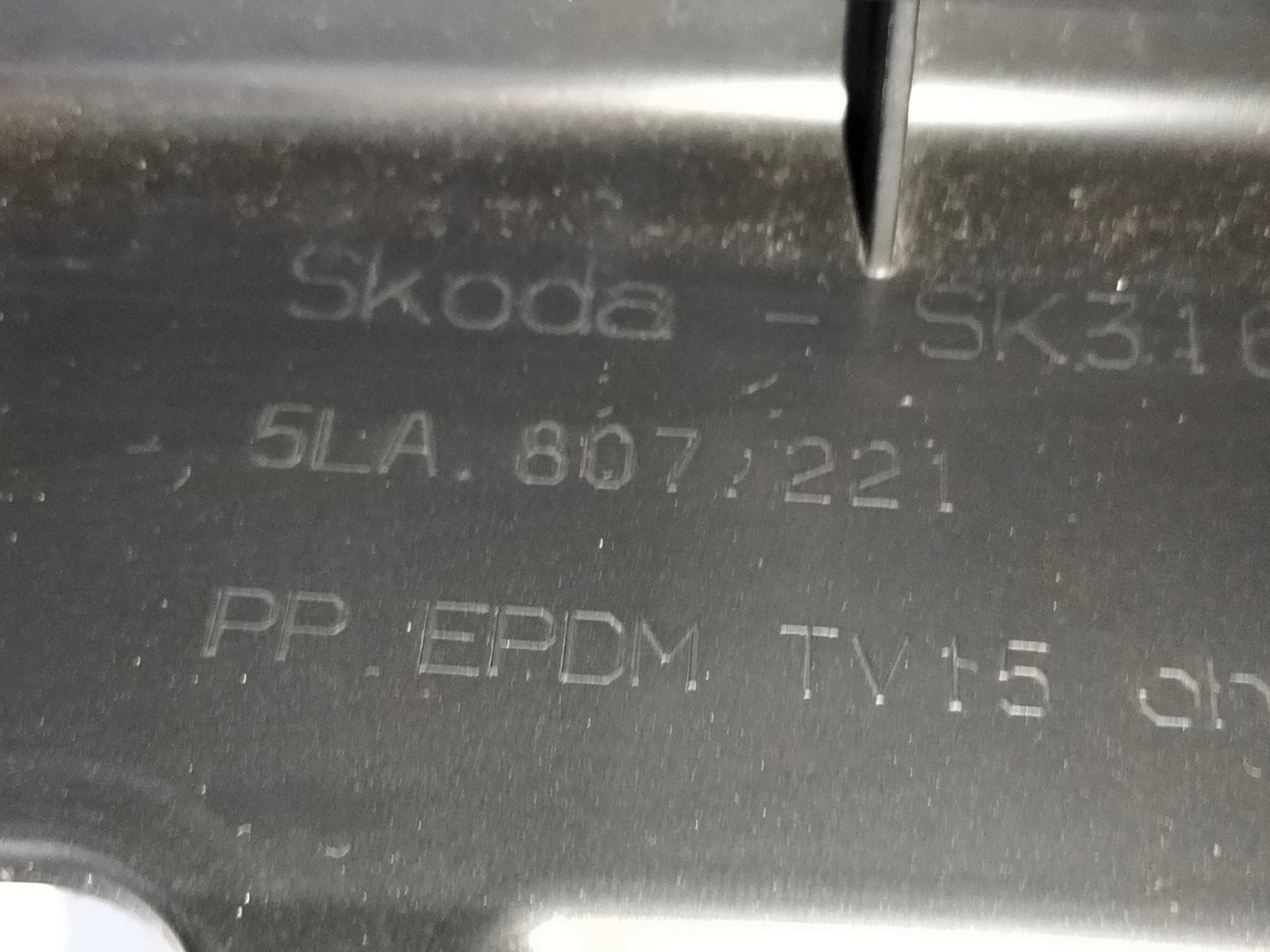 Frontstoßstange vorne SKODA ENYAQ 21