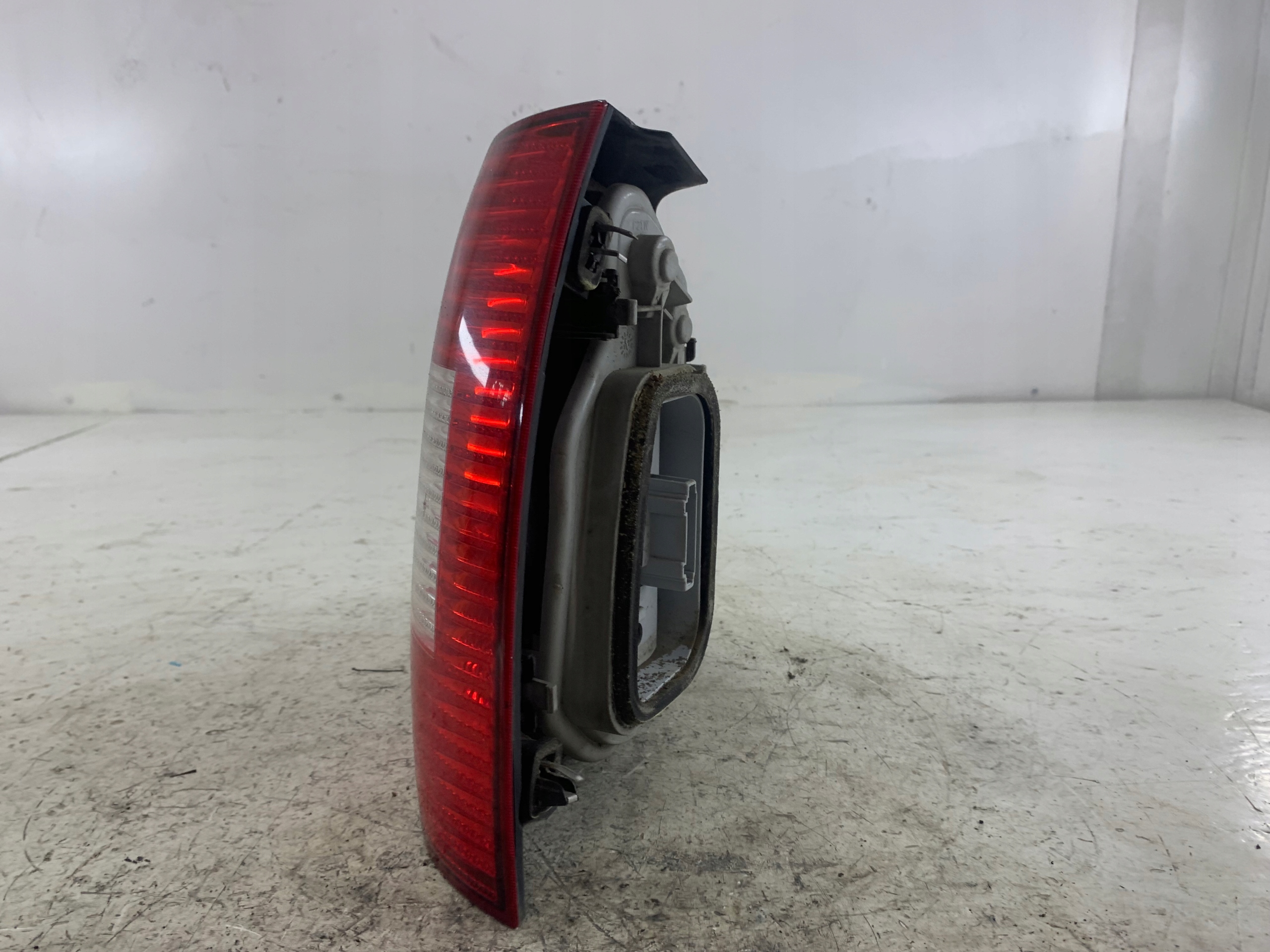 VW POLO IV 9N light right rear part