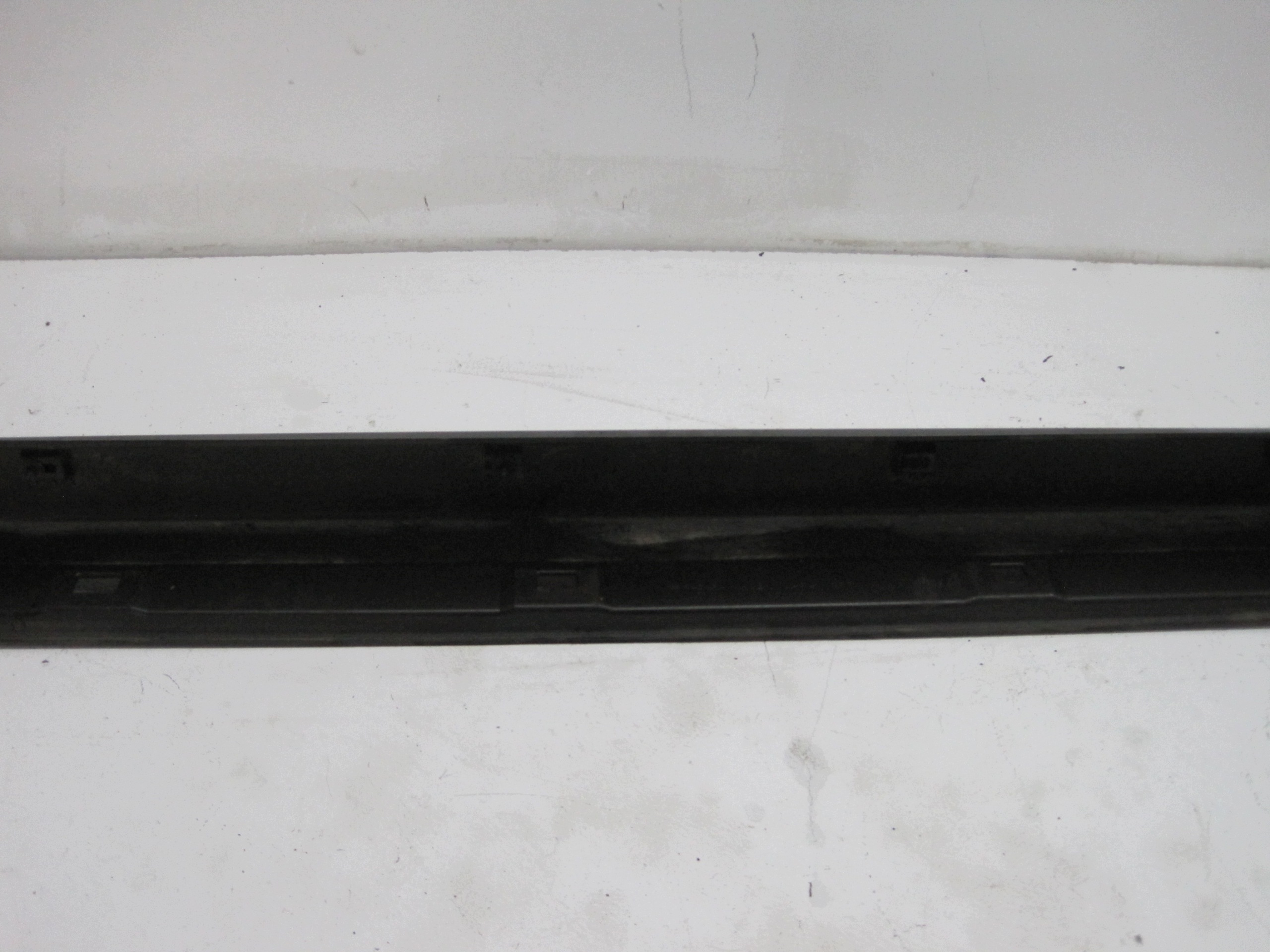 cap moulding threshold SUBARU FORESTER III left 12R