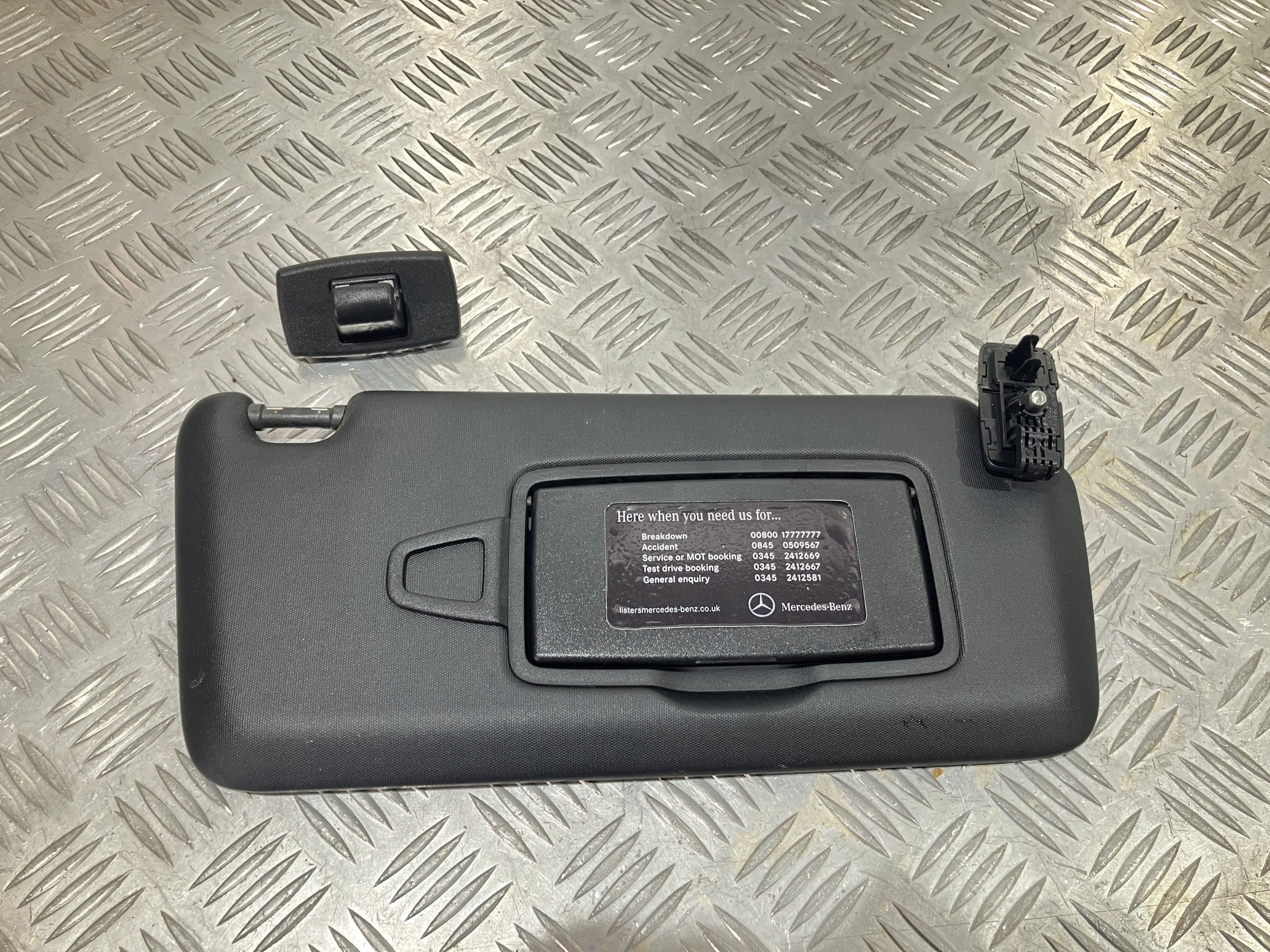 OSŁONA PRZECIWSŁONECZNA PRAWA MERCEDES GLA X156