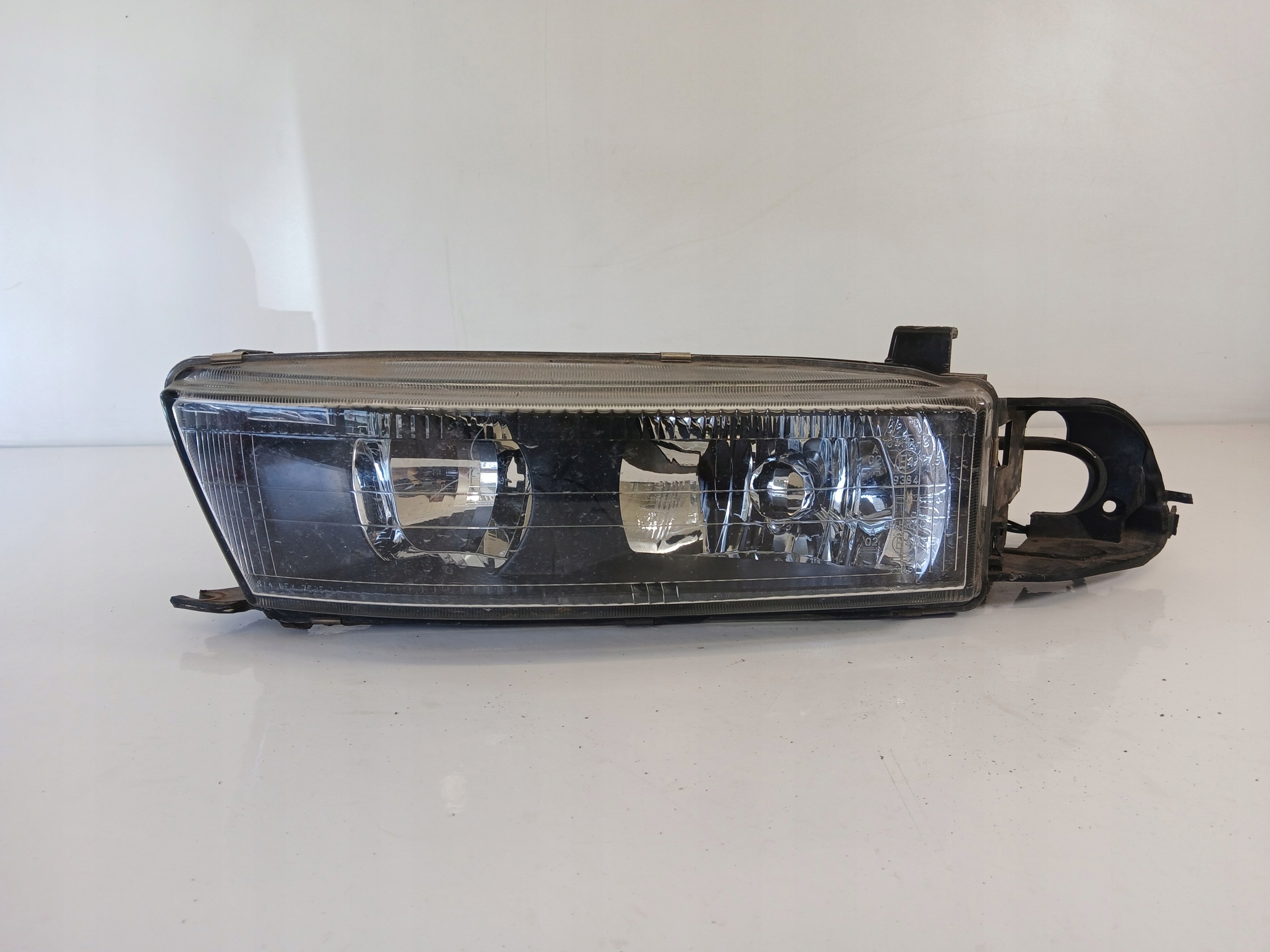 MITSUBISHI GALANT VIII light left front