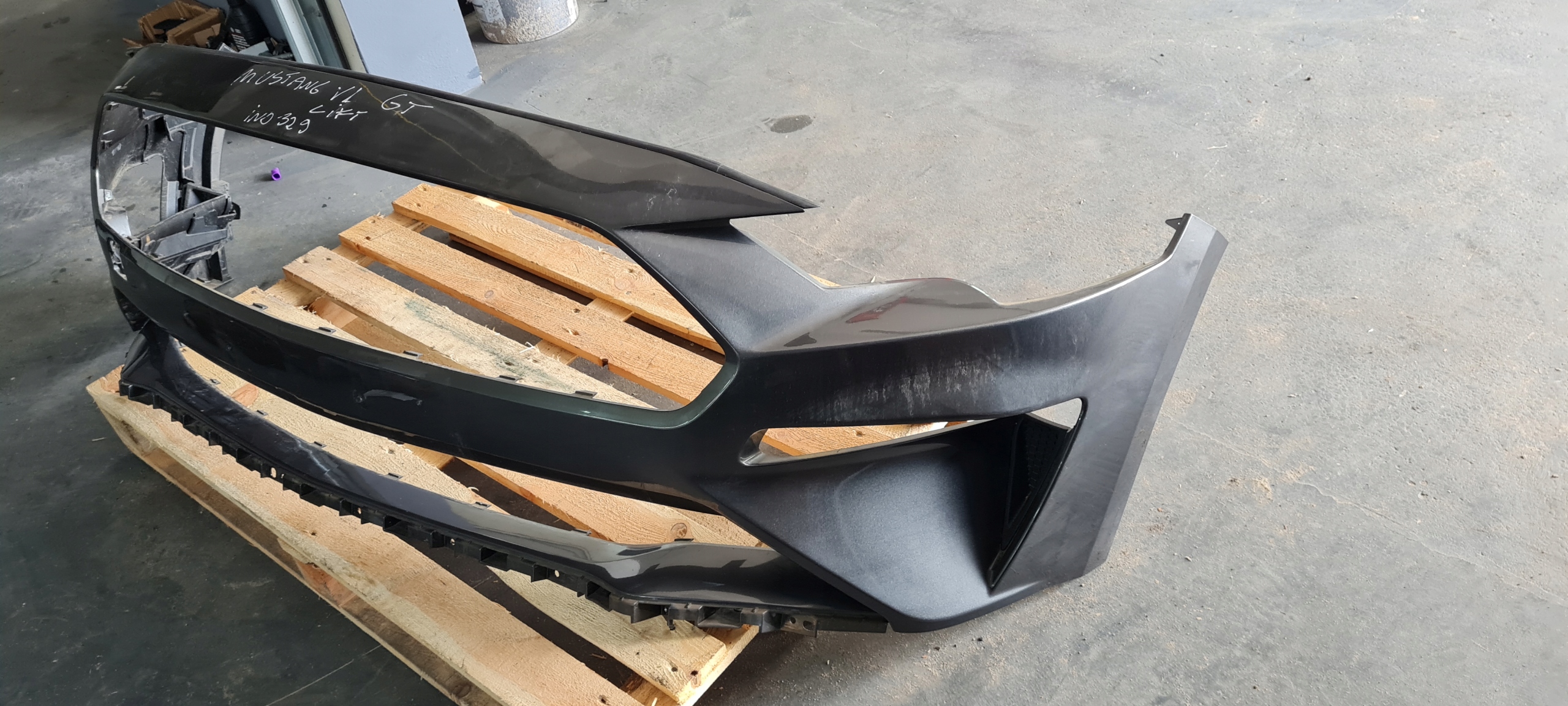 MUSTANG VI LIFT GT bumper front front JR3B-17C831-BDW J7