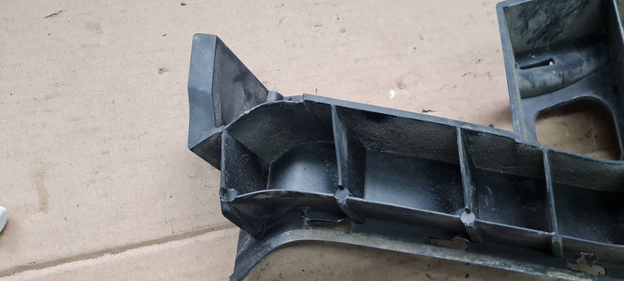 A6 C7 4G LIFT Support Support plaque Pare choc Droite Avant 4G0807096F
