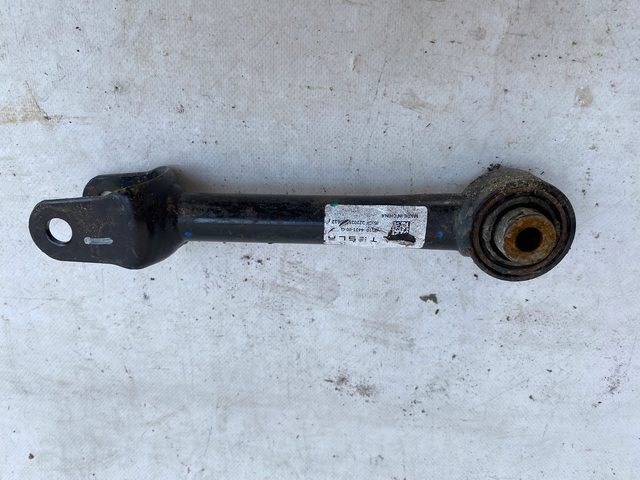 TESLA MODEL 3 arm rear lower left right 1044431-00-G