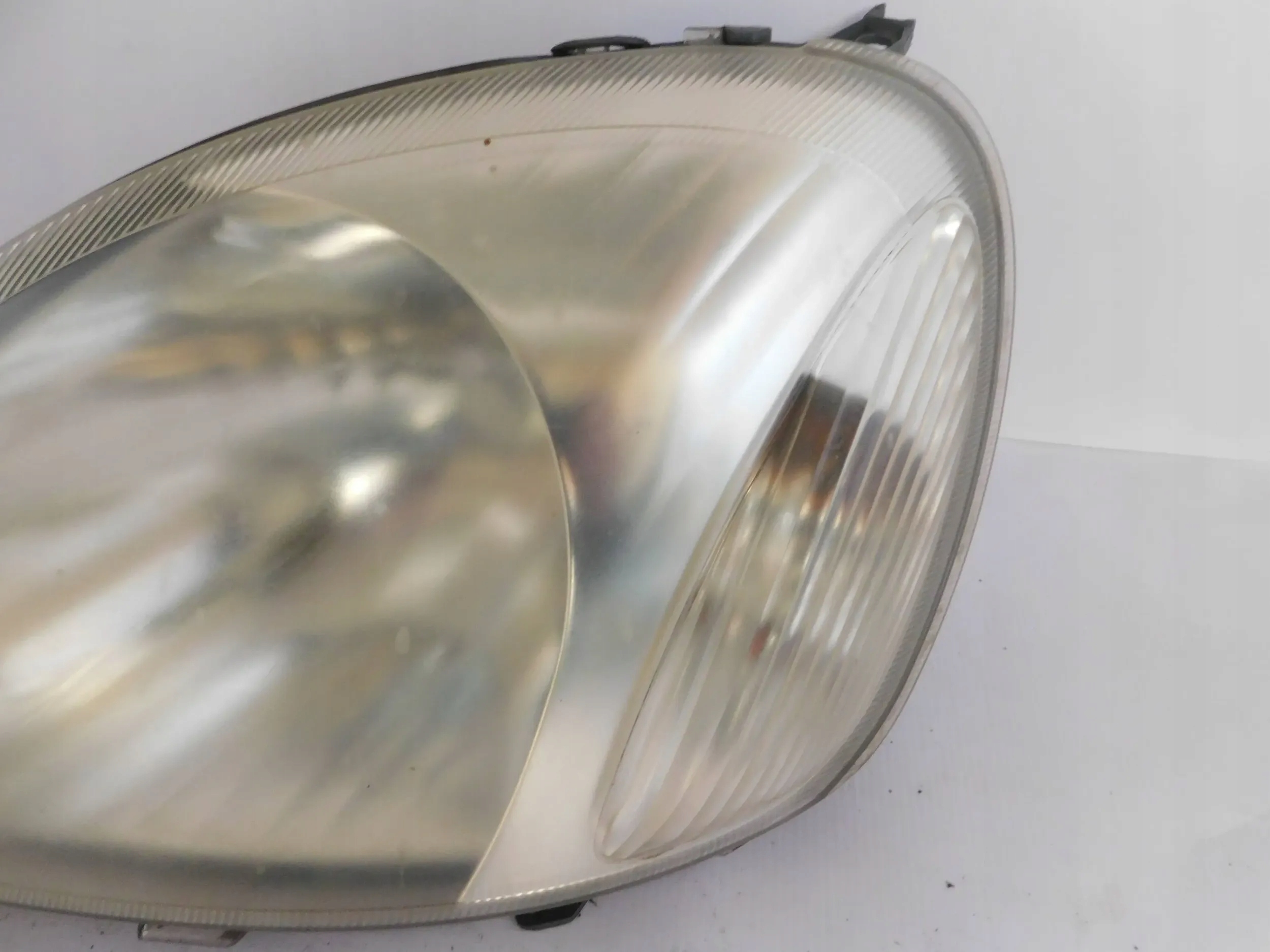 REFLEKTOR light left TOYOTA YARIS and LIFT 03