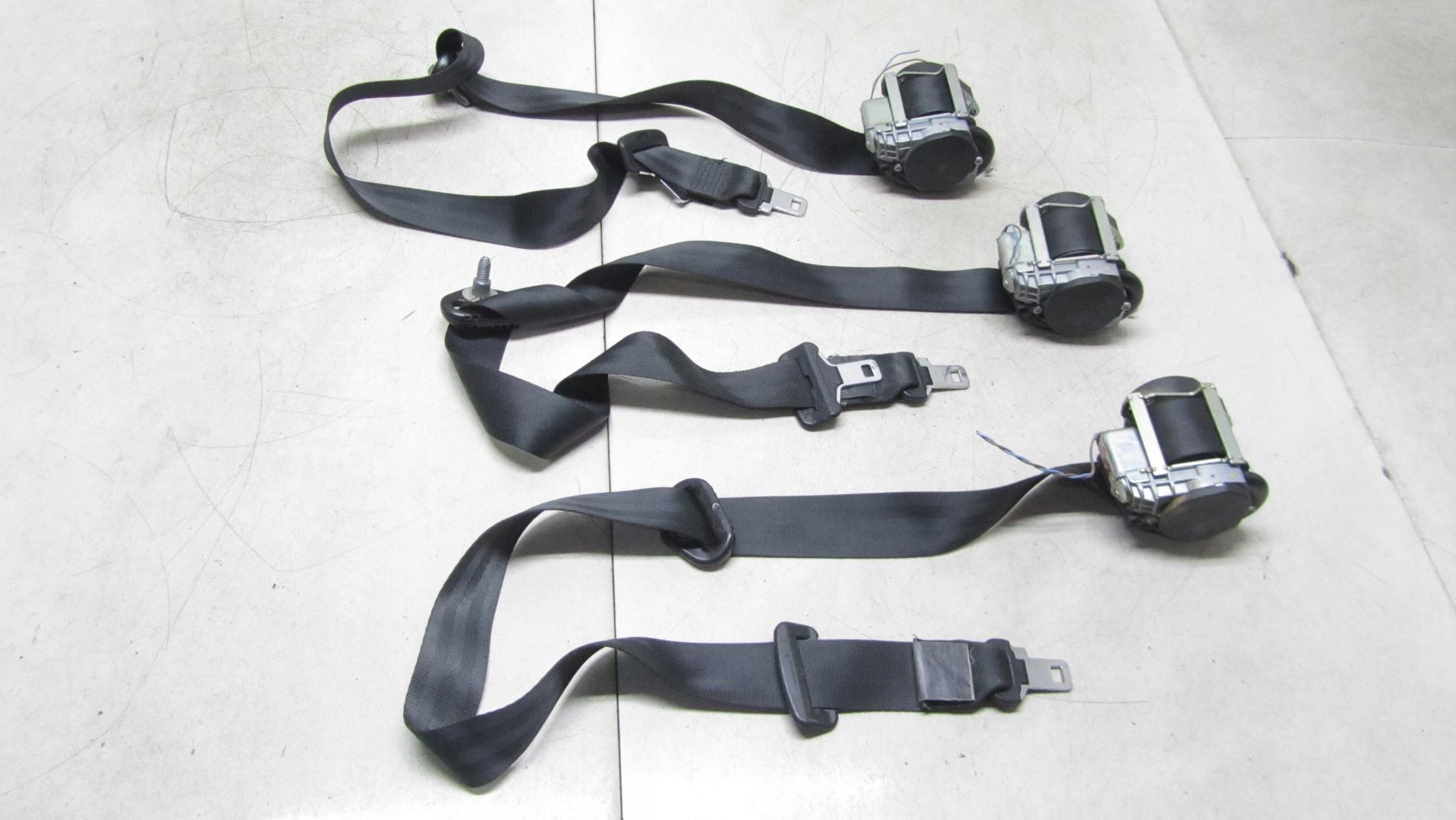 TRAFIC VIVARO II PAS PRAWY TYŁ TYLNY 01-14