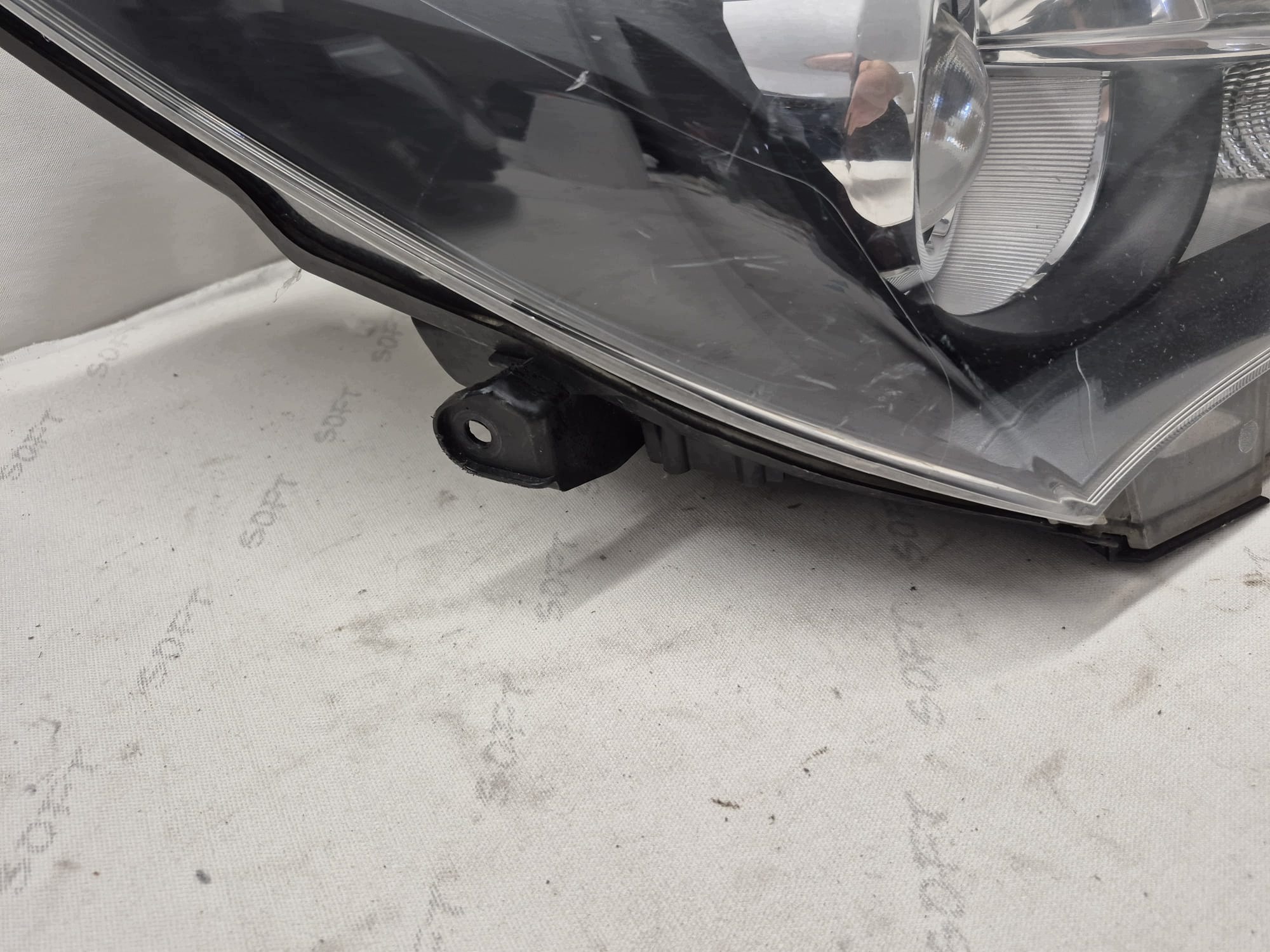 TOYOTA YARIS III LIFT 14- light right front front lens