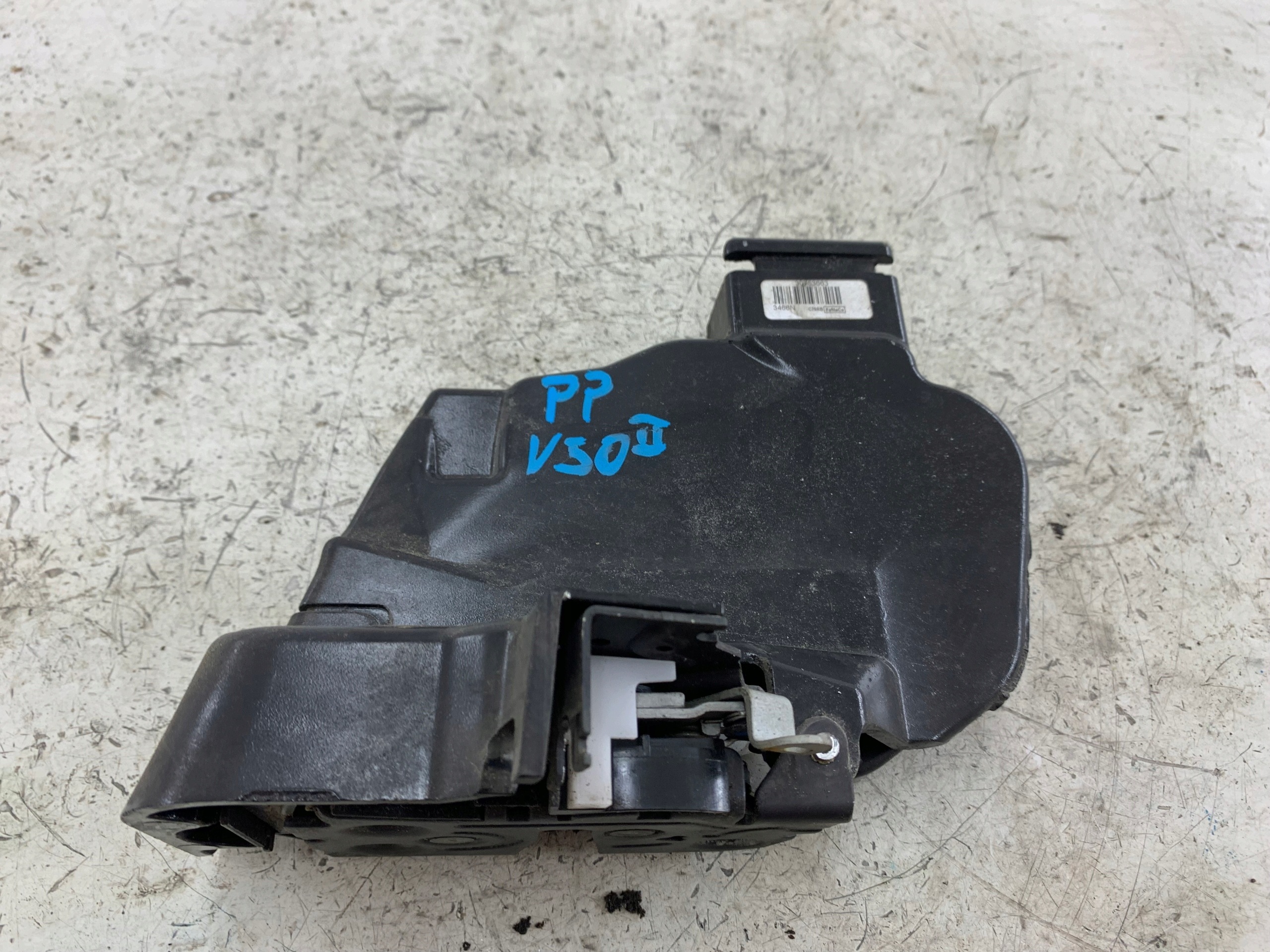 VOLVO V50 and lock door right front 30753663