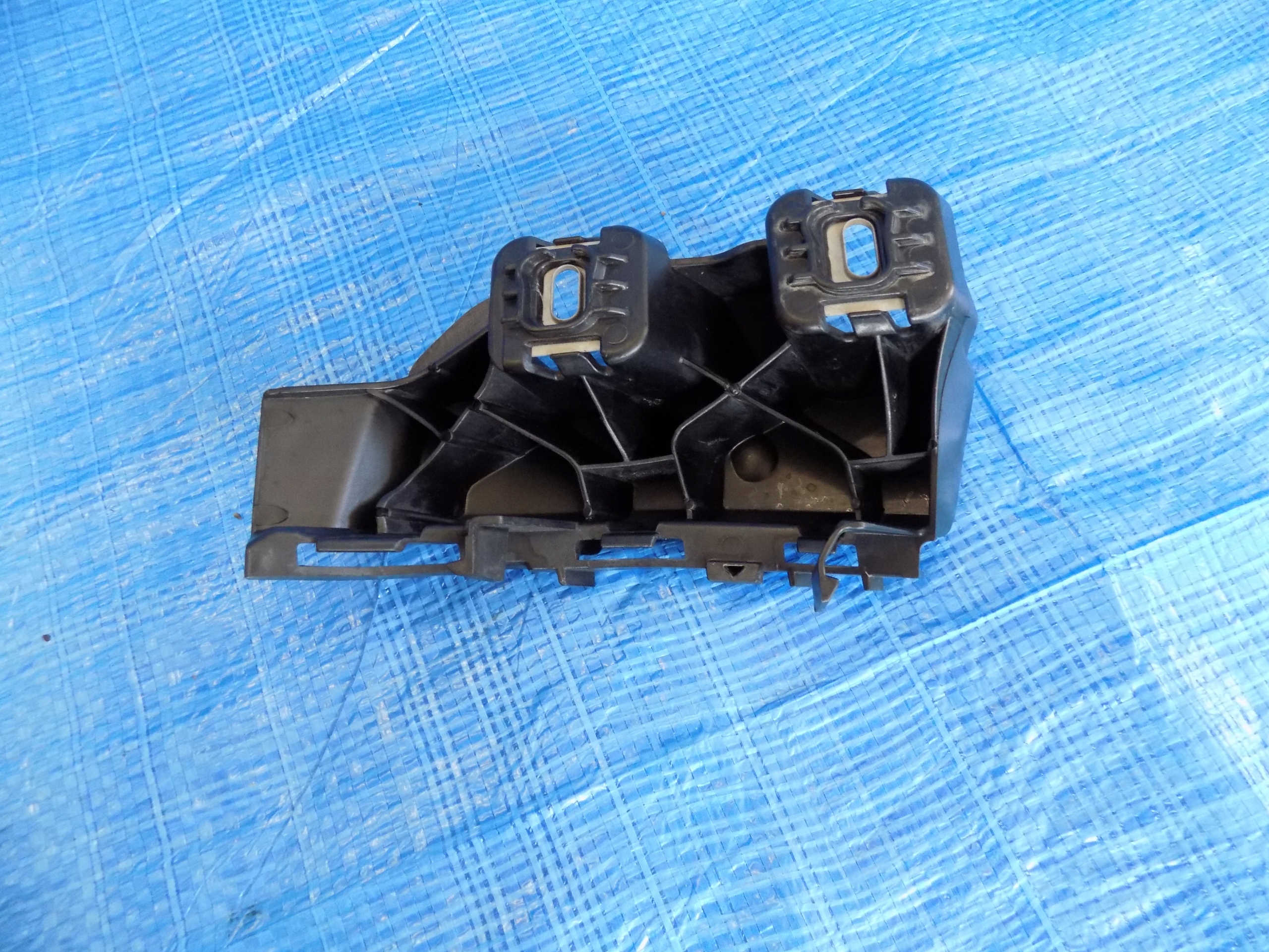 bumper bracket left rear part MERCEDES GLC X253 2.0CGI