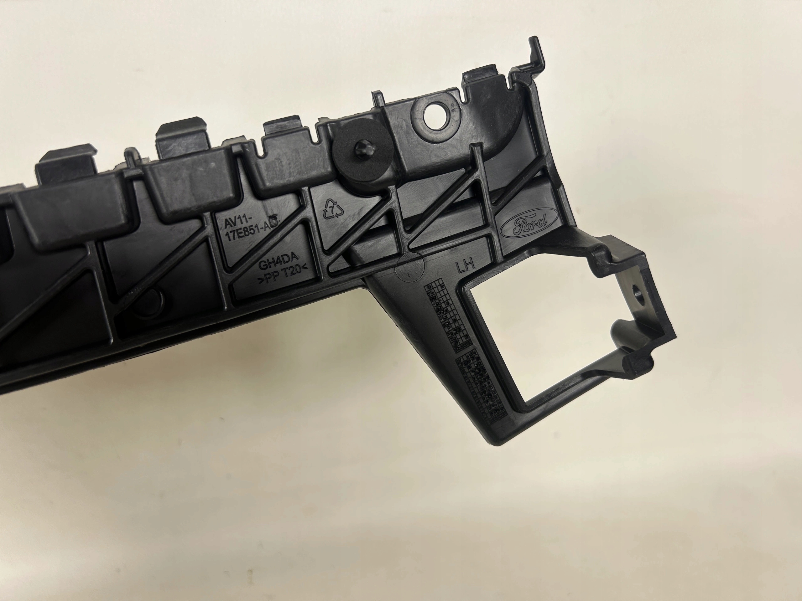 FORD B-MAX bumper bracket left rear part AV11-17E851-A