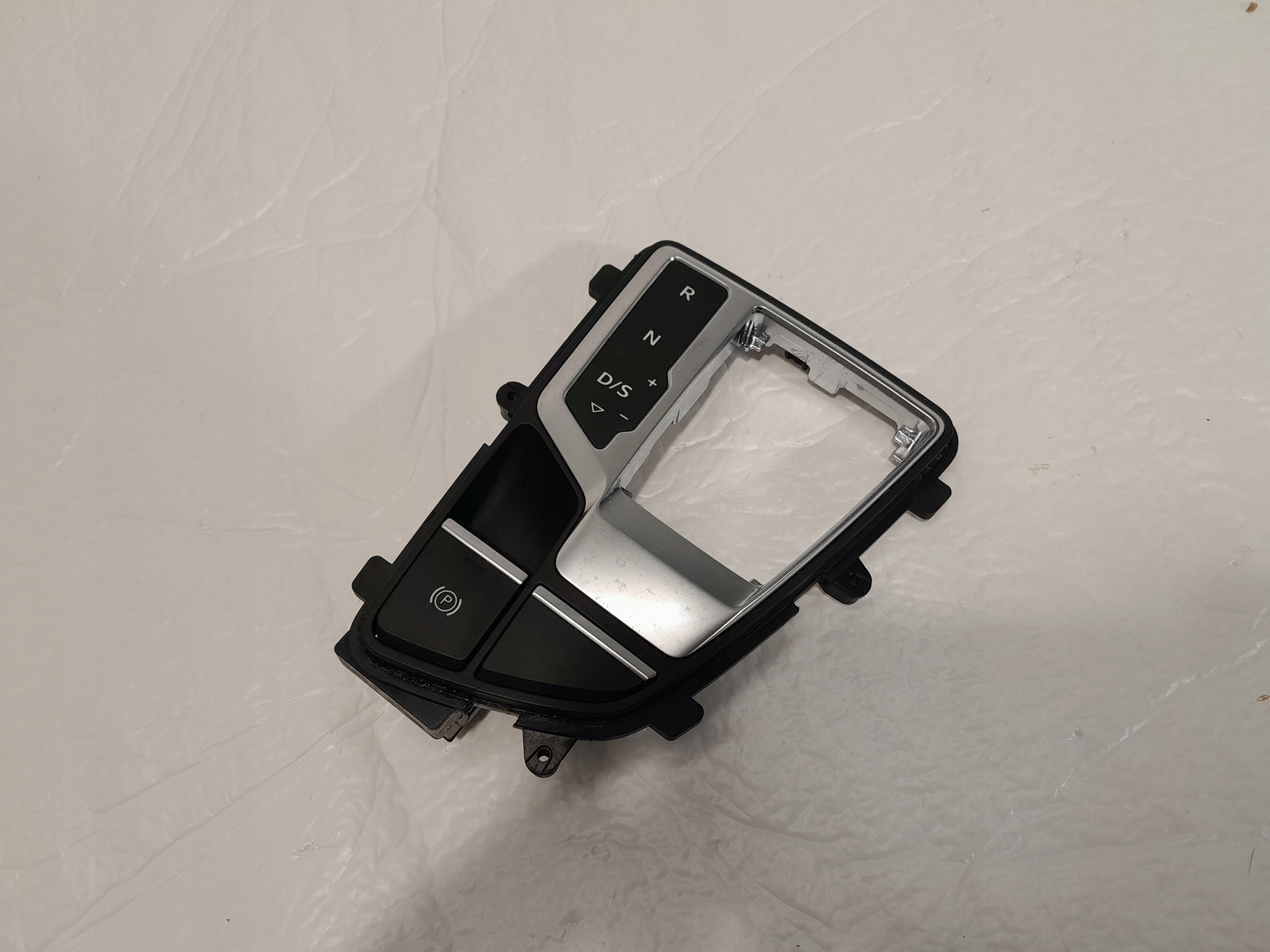 AUDI A4 B9 LIFT control panel BIEGAMI 8W1713111C