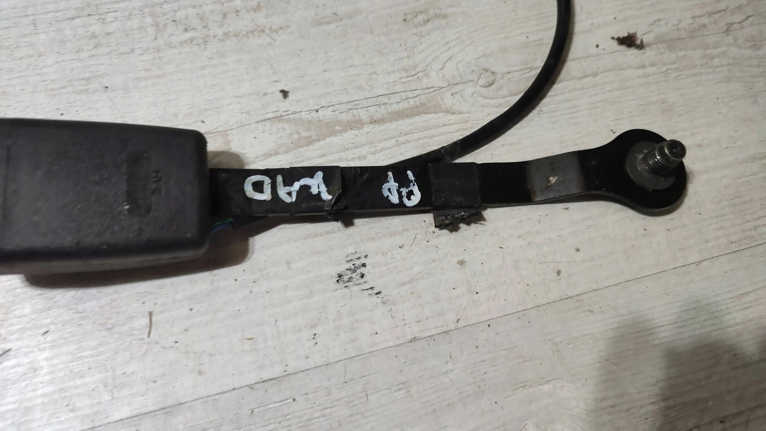 Renault Kadjar 17r 1.5dci front side right Klamra supports safety