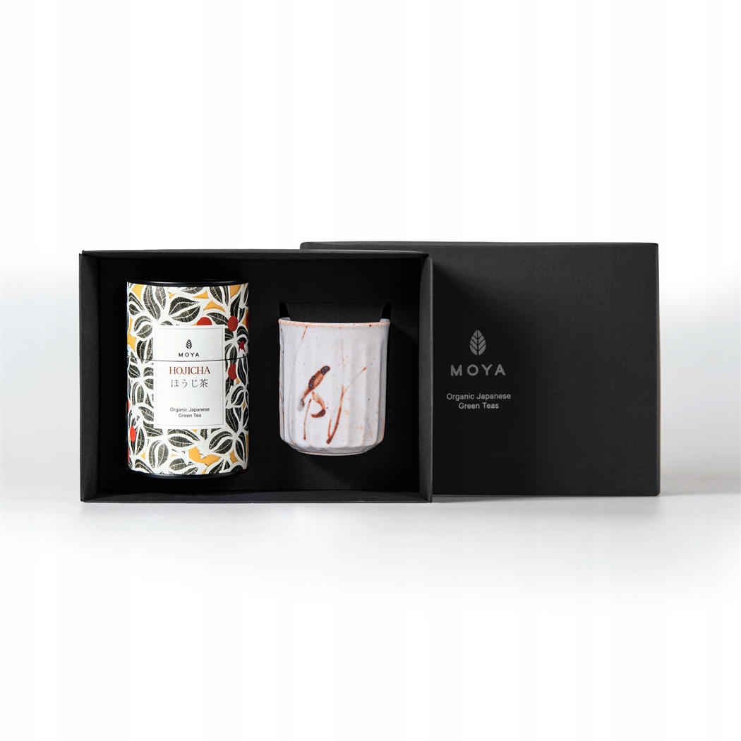 Zestaw prezentowy organiczna zielona herbata Moya Kukicha i kubek Sato