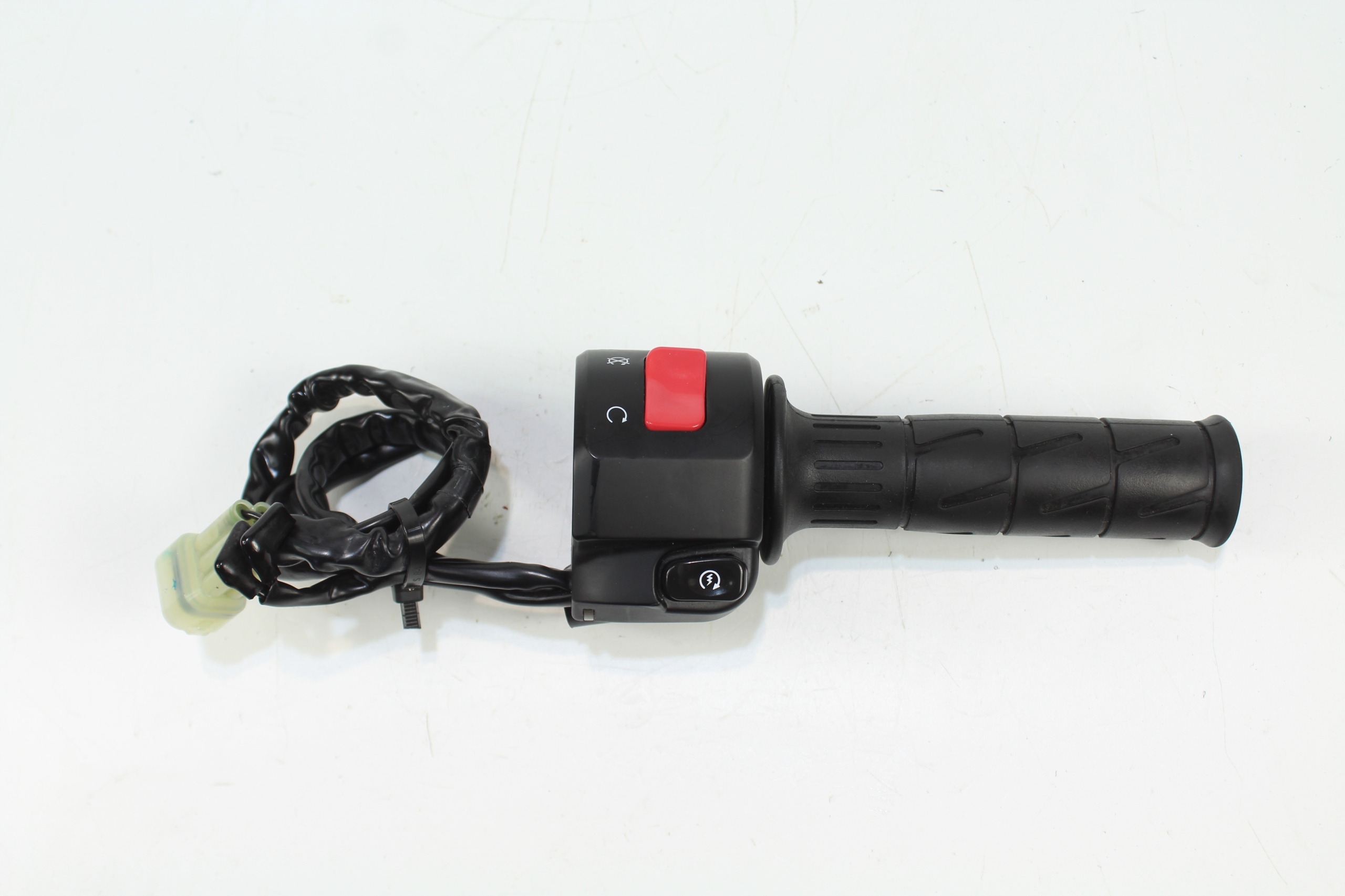 33312778911832392234213 - KAWASAKI Z-900 20-ПРАВЫЕ ПЕРЕКЛЮЧАТЕЛИ ROLGAZ